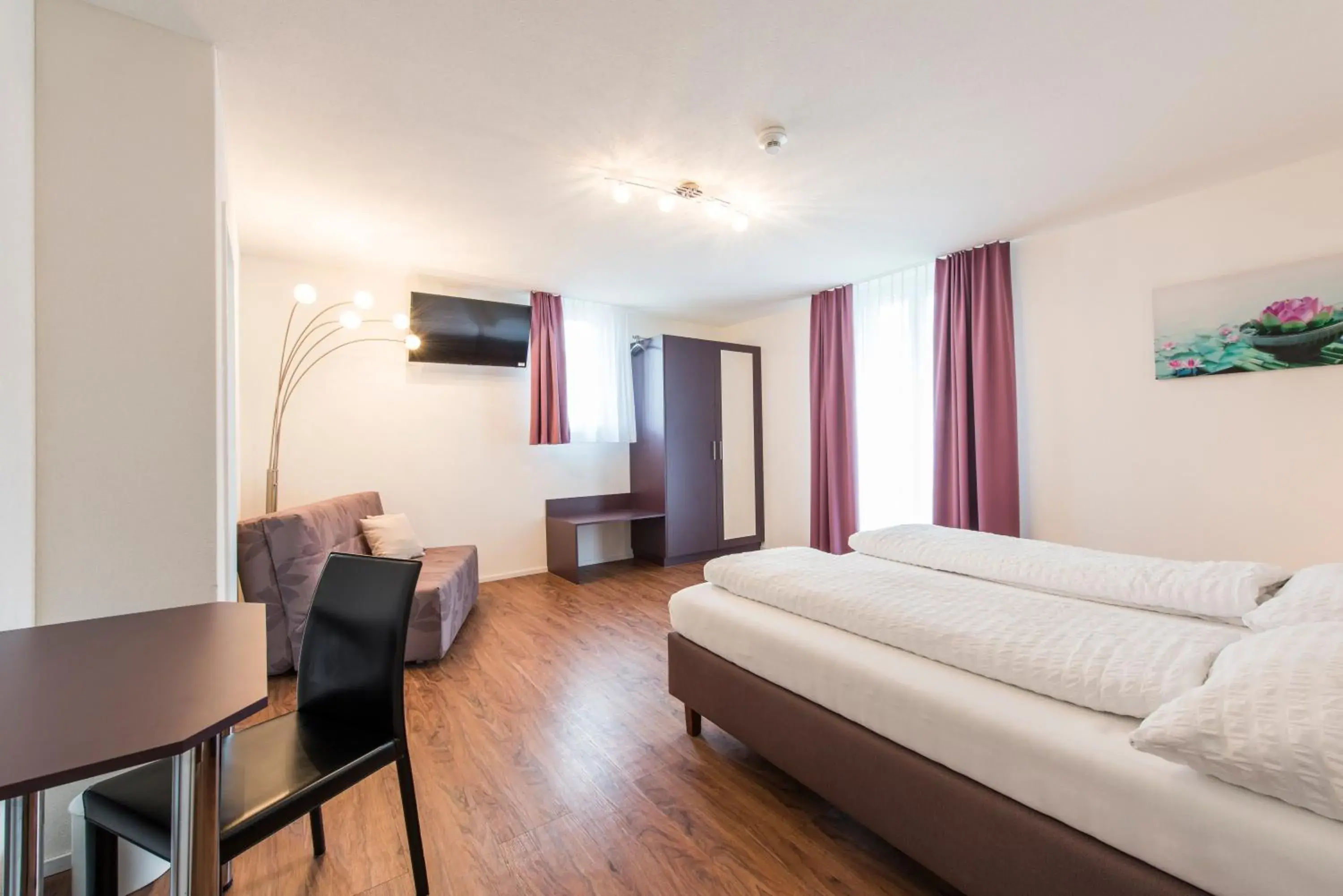 Comfort Double Room - single occupancy in Hotel Engel Comfort Double Room - single occupancy in Hotel Engel