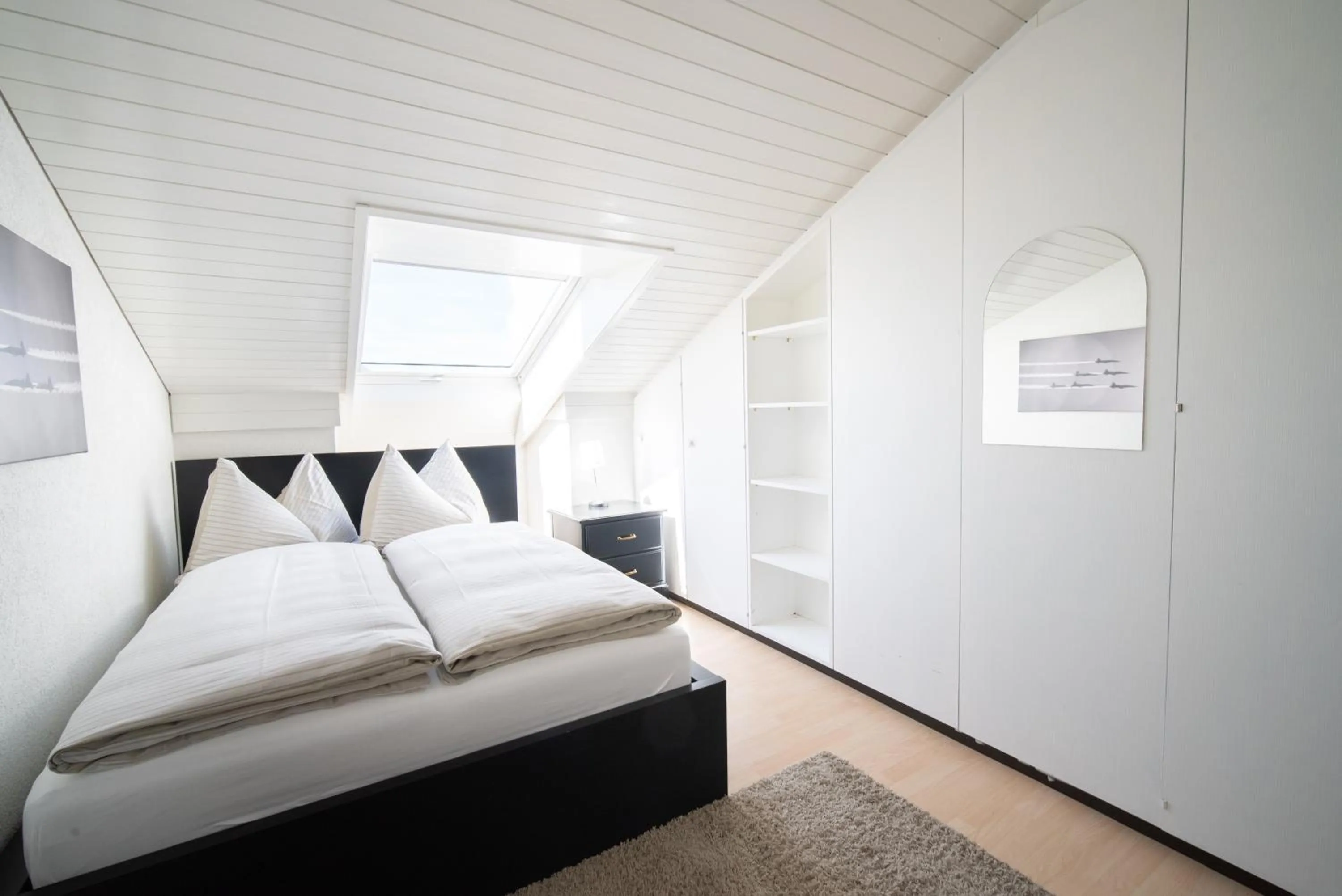 Photo of the whole room, Bed in Seeblick Höhenhotel