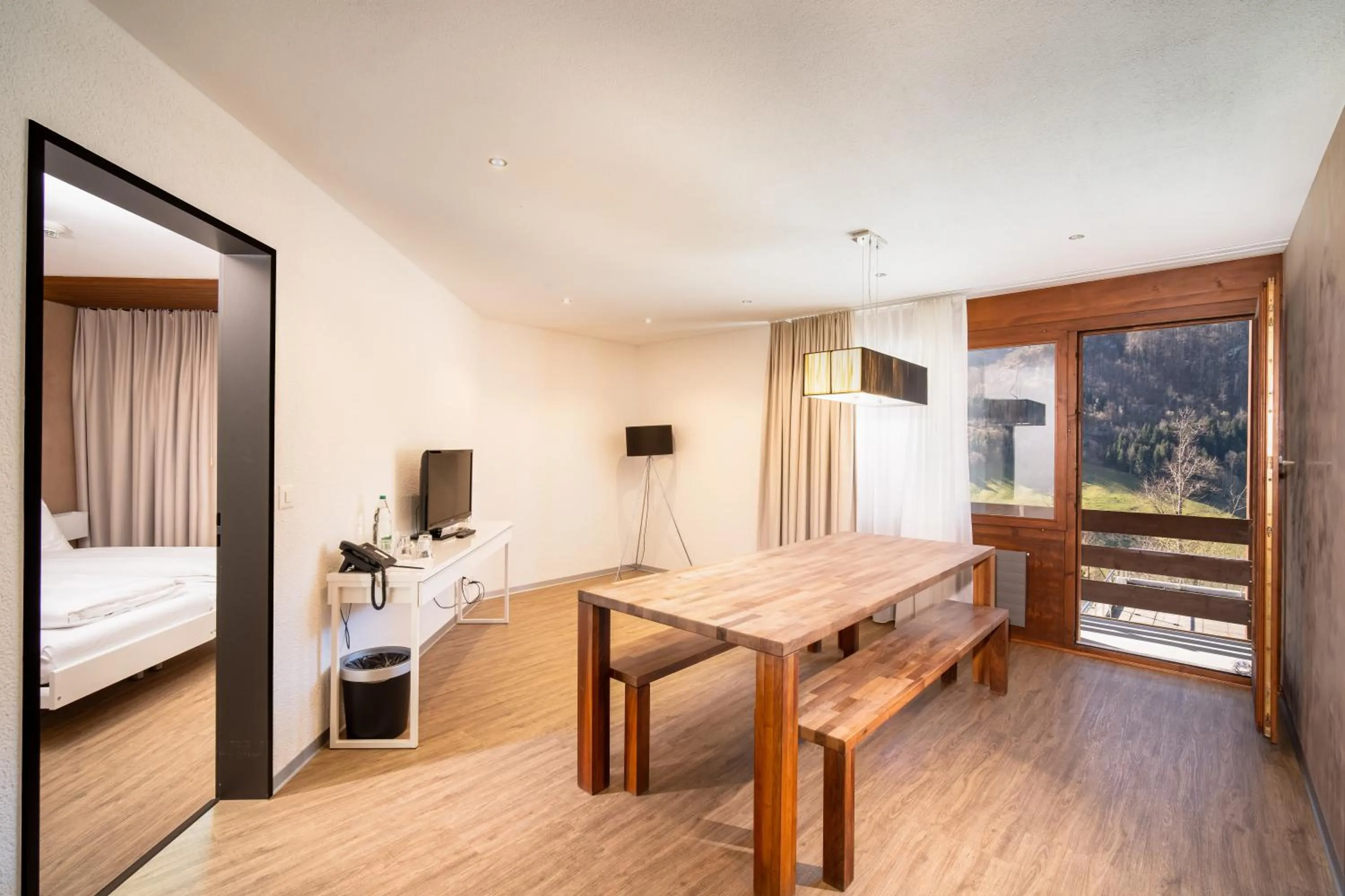 Photo of the whole room, Bed in Seeblick Höhenhotel