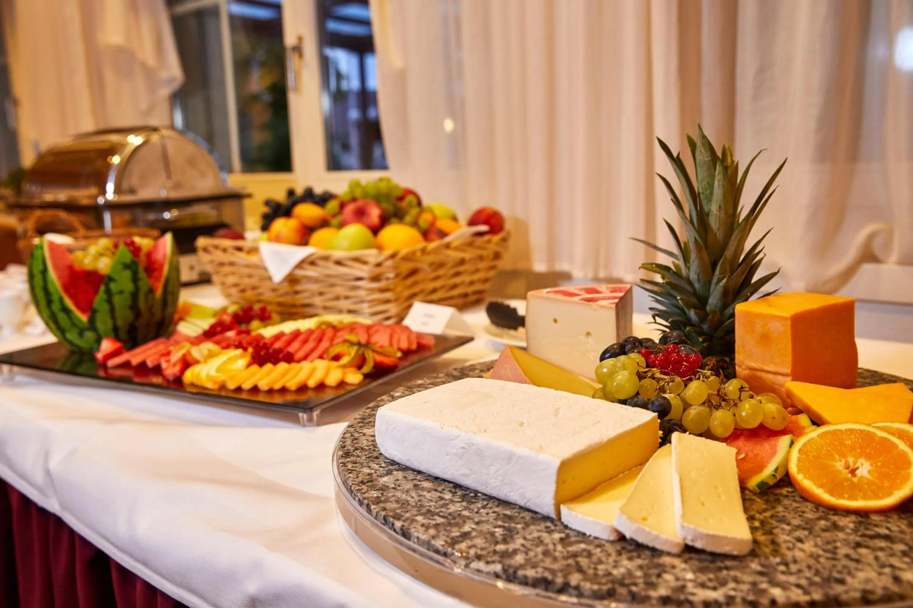 Breakfast in Seehotel Winkelried