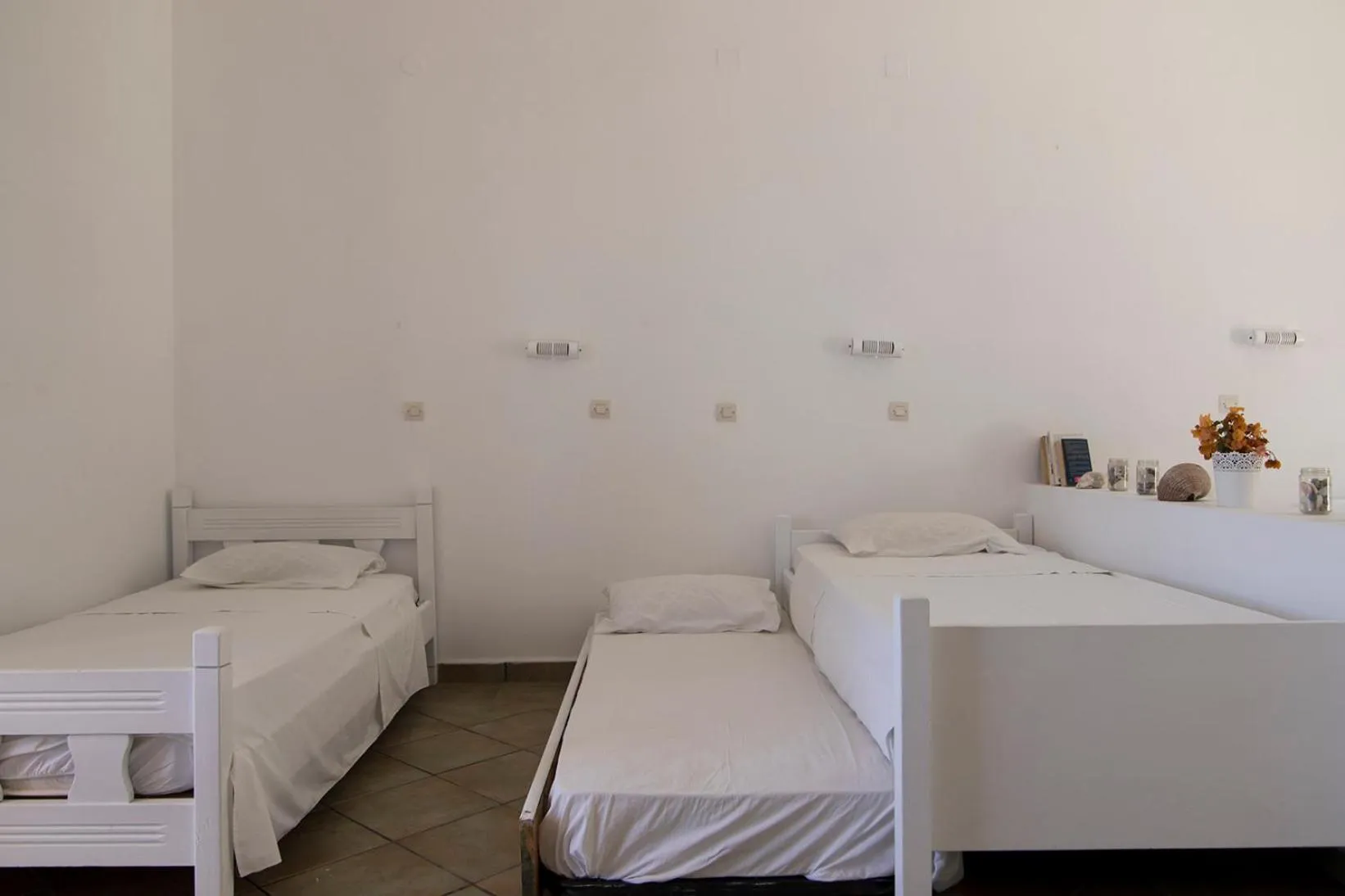 Bed in Armadoros Hotel / Ios Backpackers