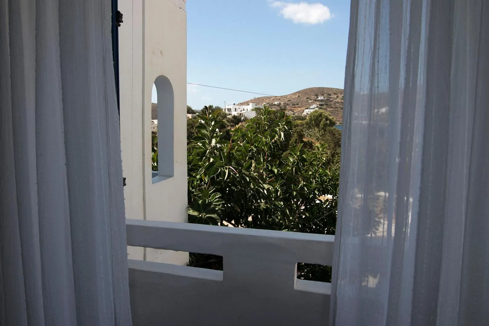 Balcony/Terrace in Armadoros Hotel / Ios Backpackers