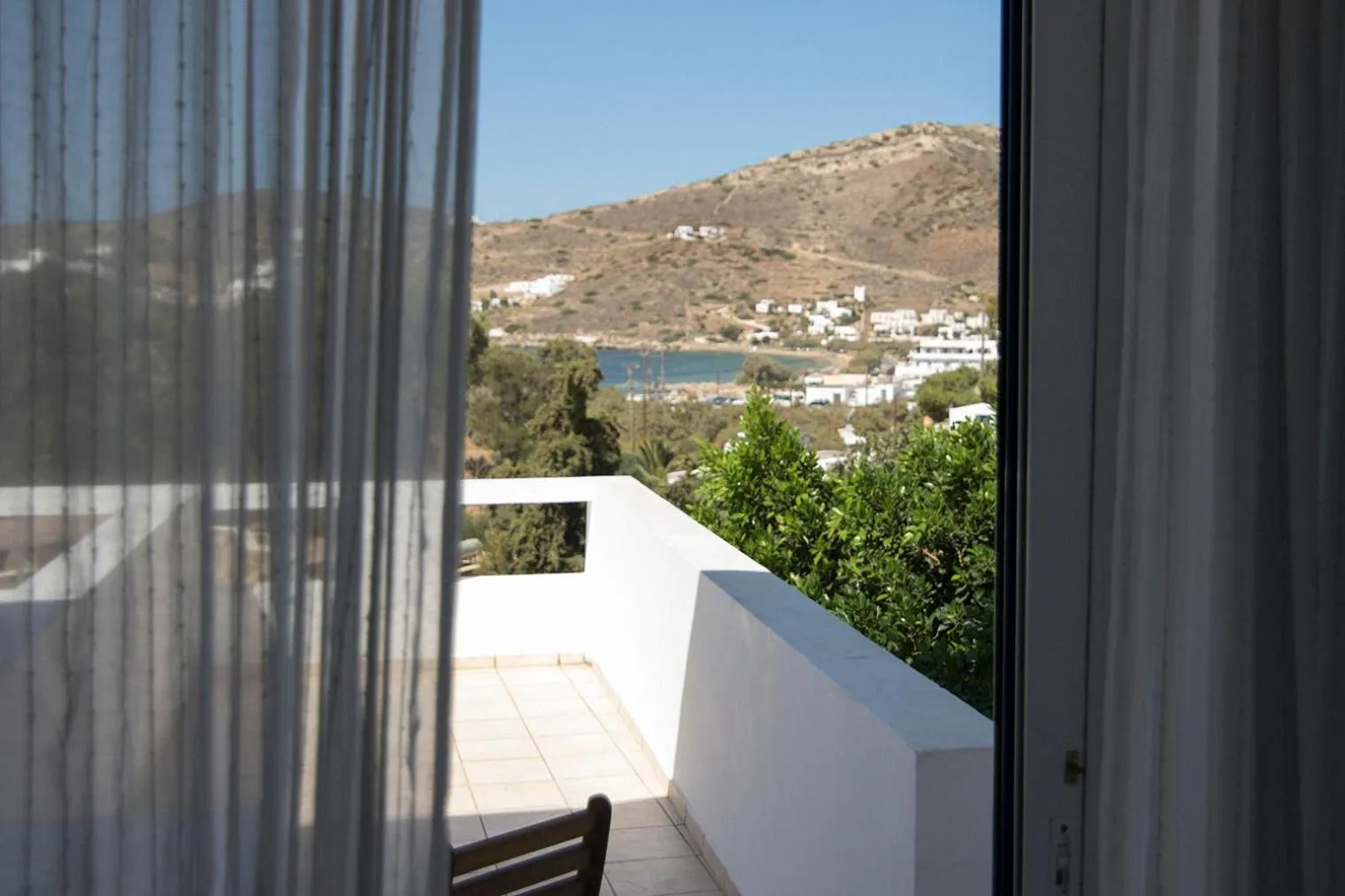 Balcony/Terrace in Armadoros Hotel / Ios Backpackers