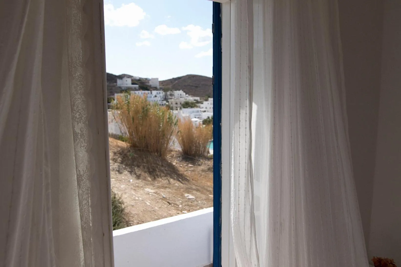 Balcony/Terrace in Armadoros Hotel / Ios Backpackers