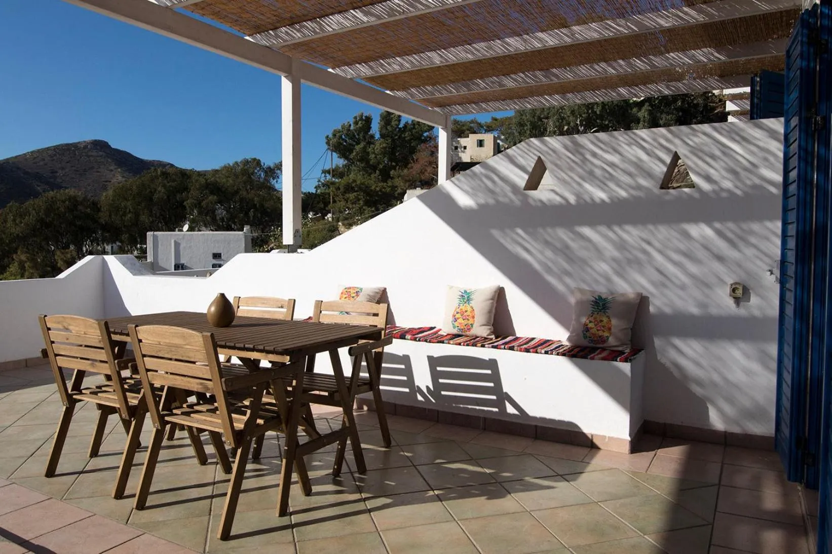 Balcony/Terrace in Armadoros Hotel / Ios Backpackers