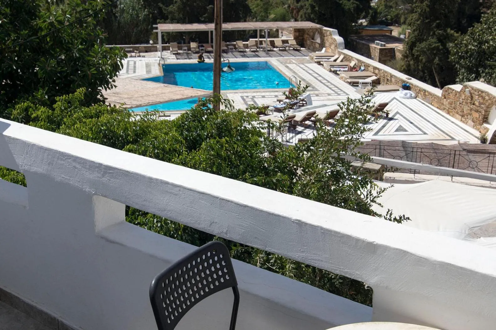 Balcony/Terrace in Armadoros Hotel / Ios Backpackers