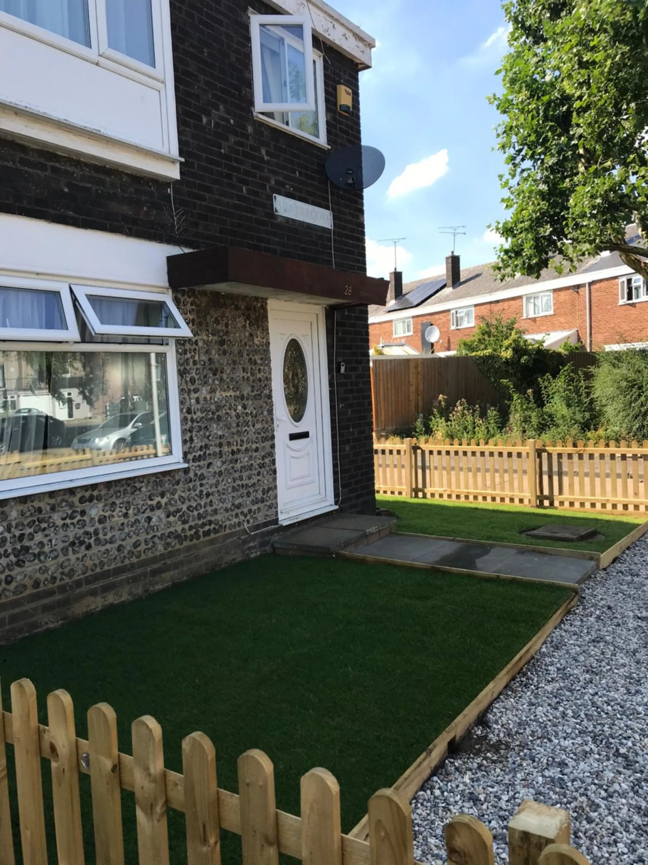 Property building in 4 Bed House next to Basildon Town Centre