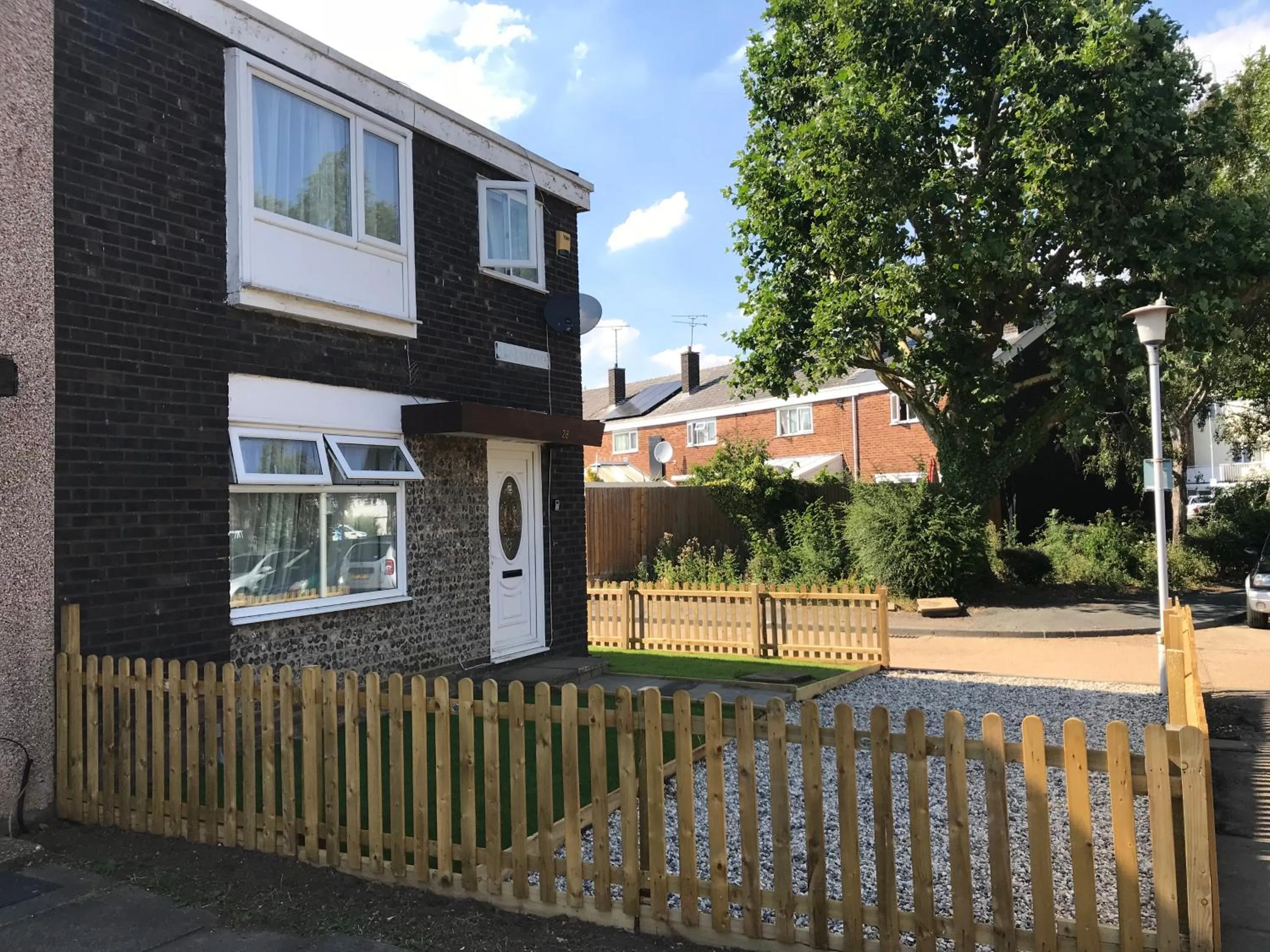 Property building in 4 Bed House next to Basildon Town Centre