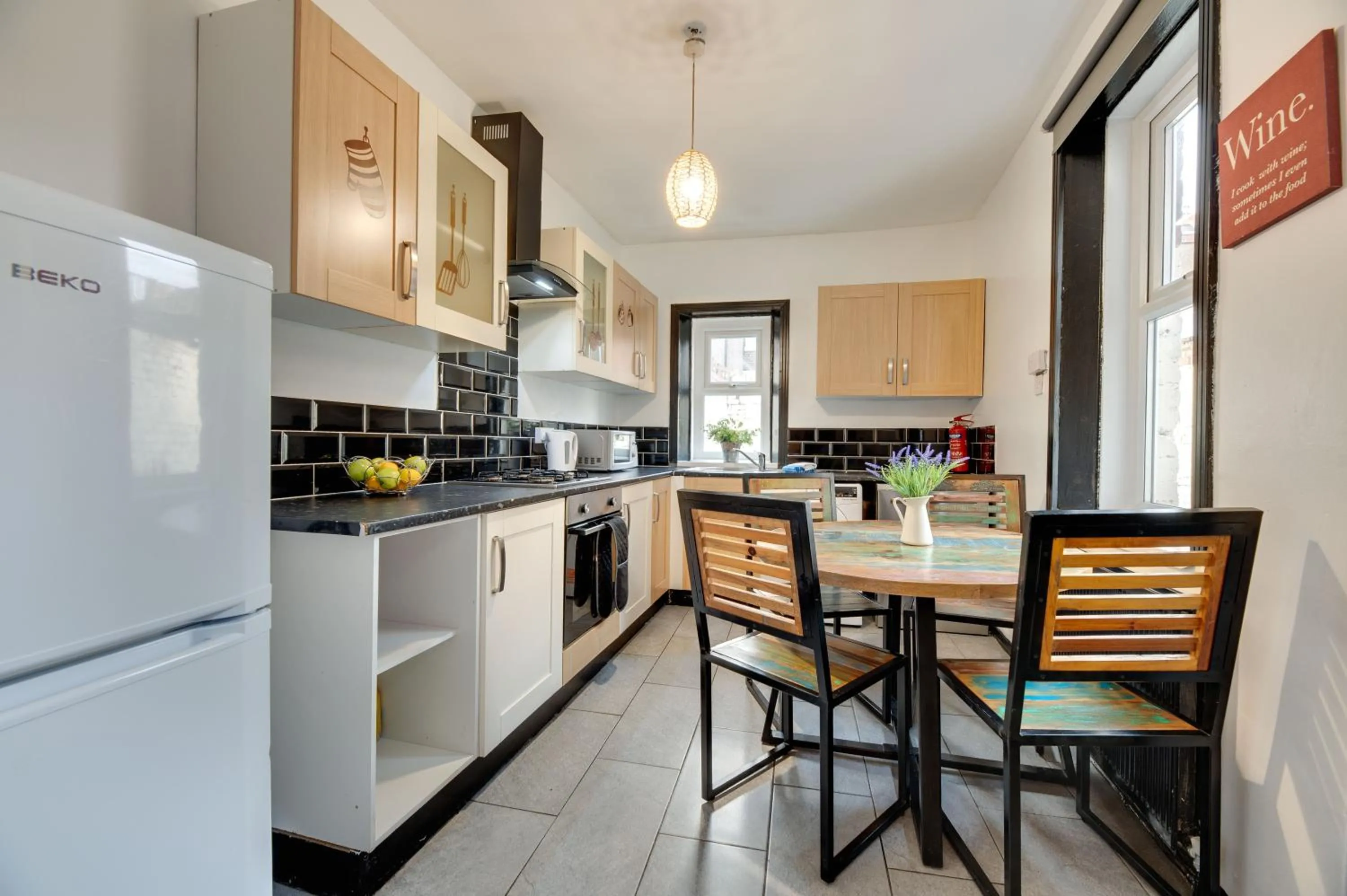 kitchen in Newcastle CITY APT35,FREE STREET PARKING,4 BEDROOM HOUSE,8 SINGLE BEDS,FULL KITCHEN,ALL ROOMS WITH TVs,NETFLIX
