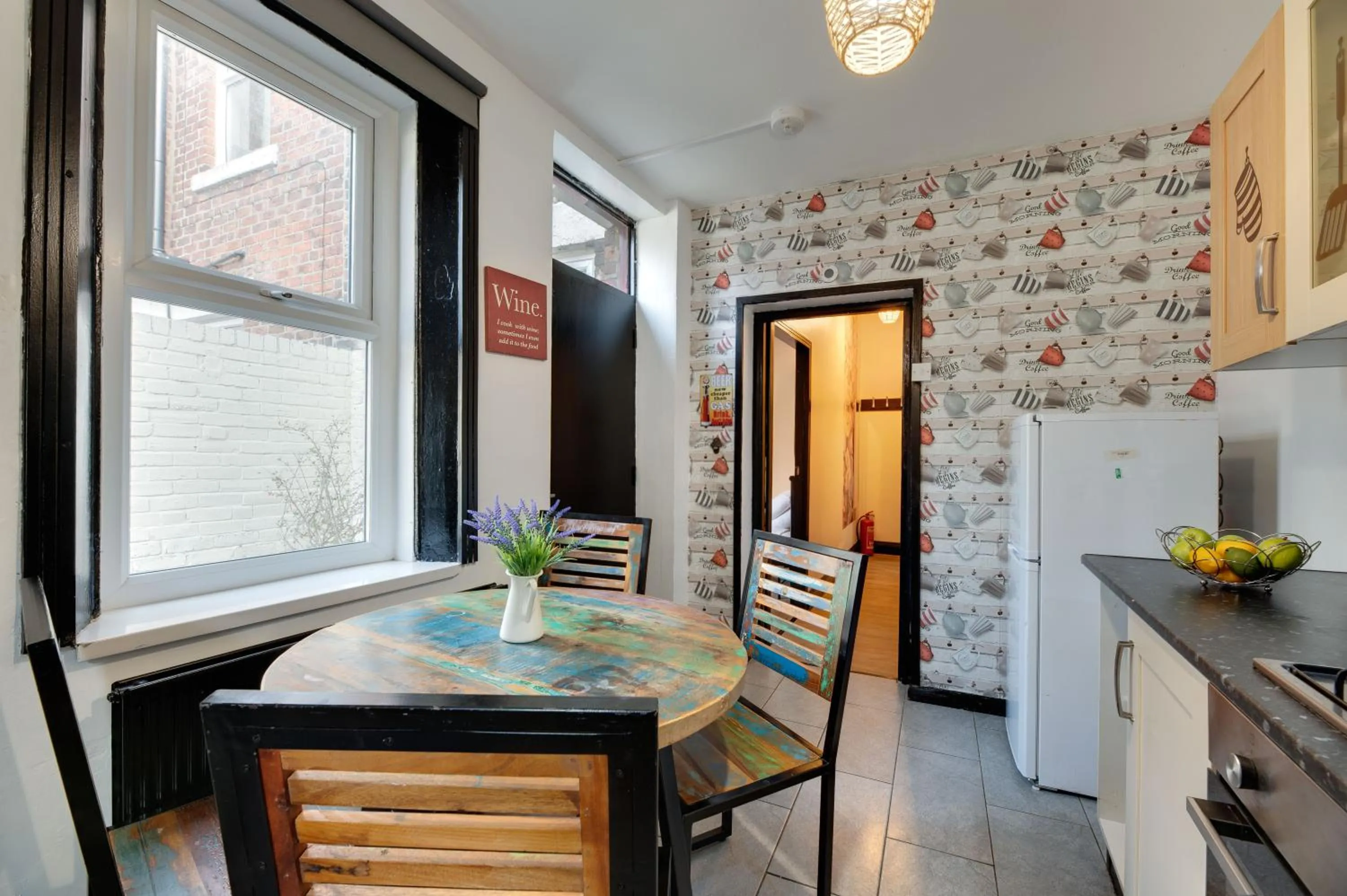 kitchen in Newcastle CITY APT35,FREE STREET PARKING,4 BEDROOM HOUSE,8 SINGLE BEDS,FULL KITCHEN,ALL ROOMS WITH TVs,NETFLIX