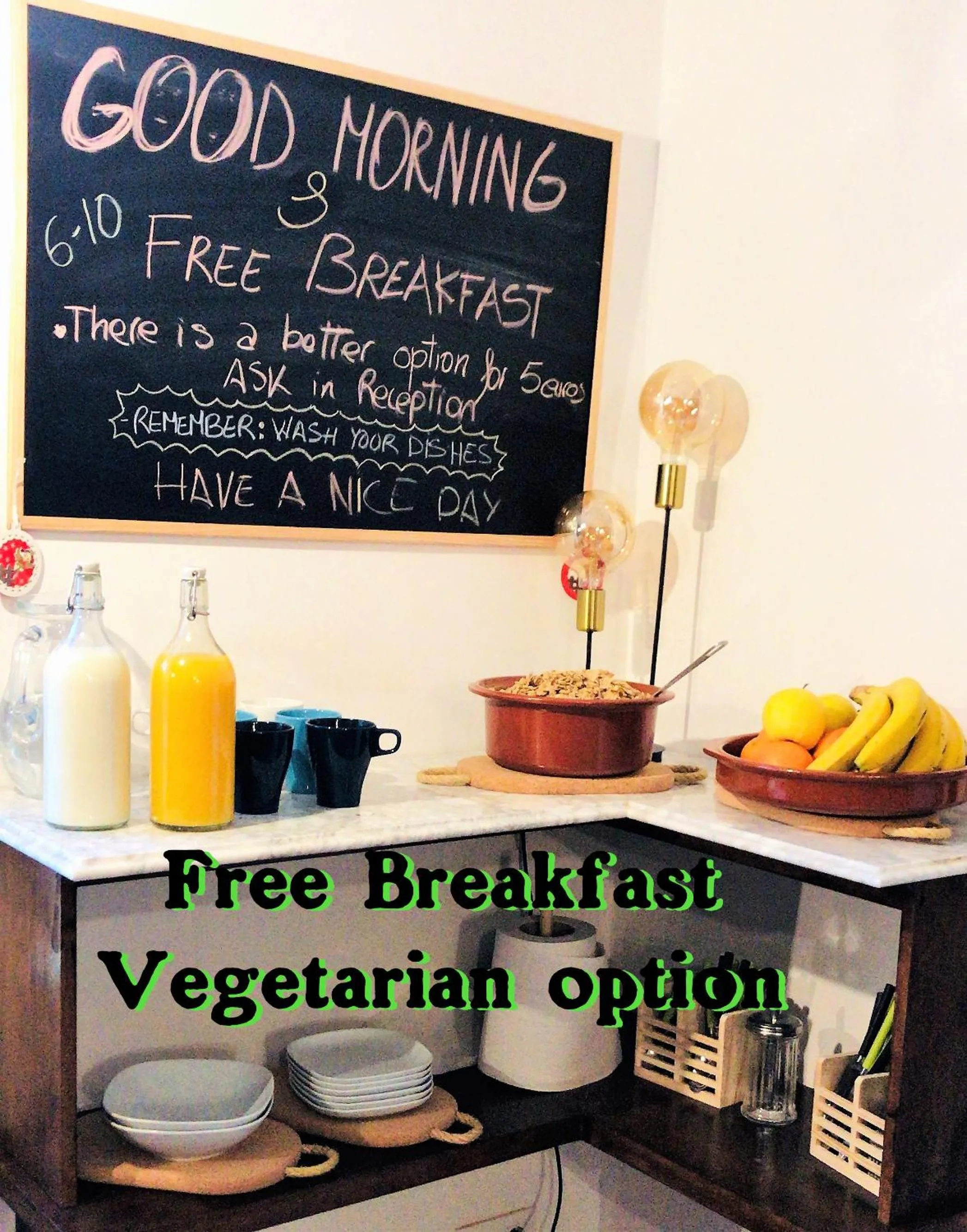 Buffet breakfast in Mucha Masia Hostel Rural Urba