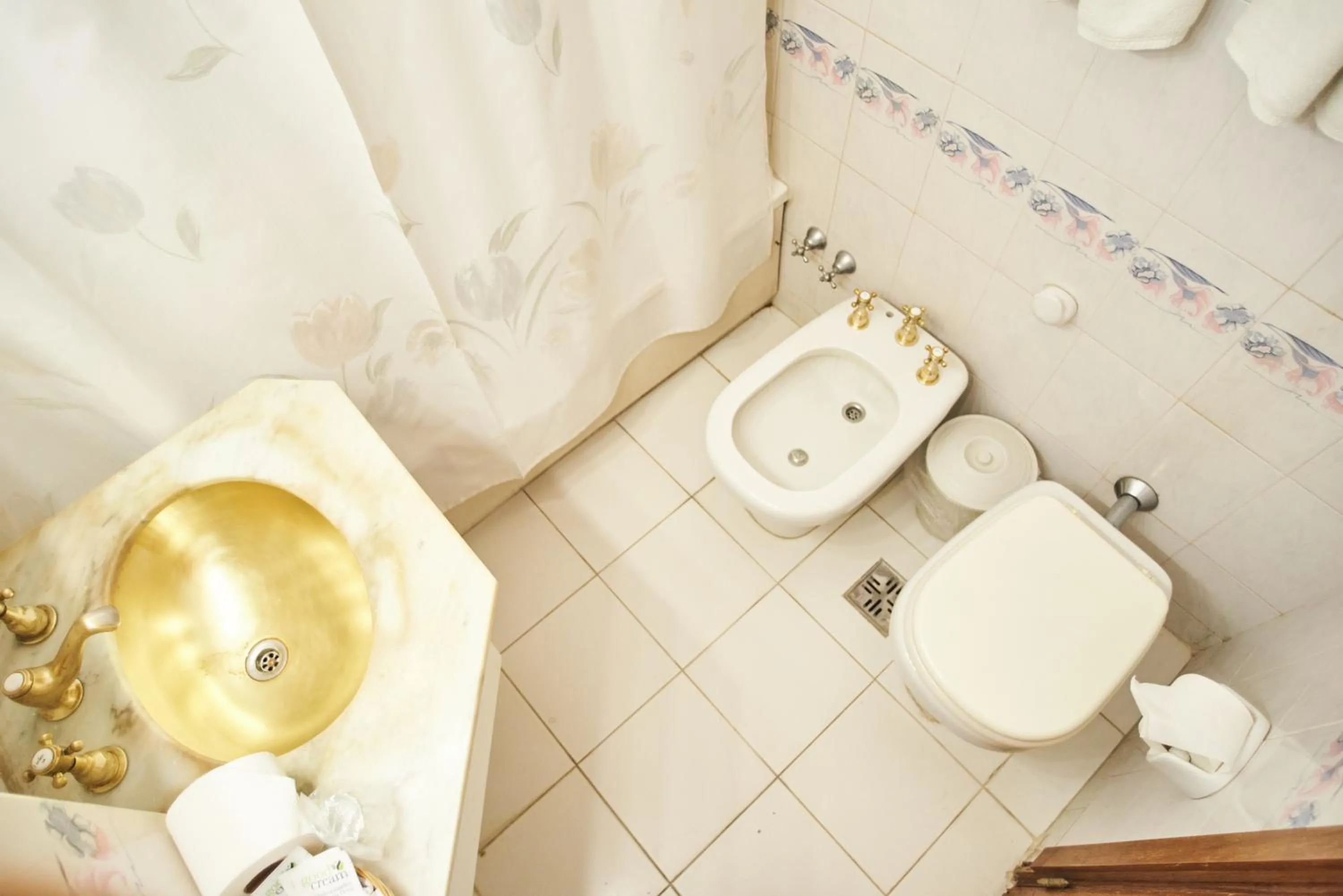 Bathroom in Primacy Apart Hotel