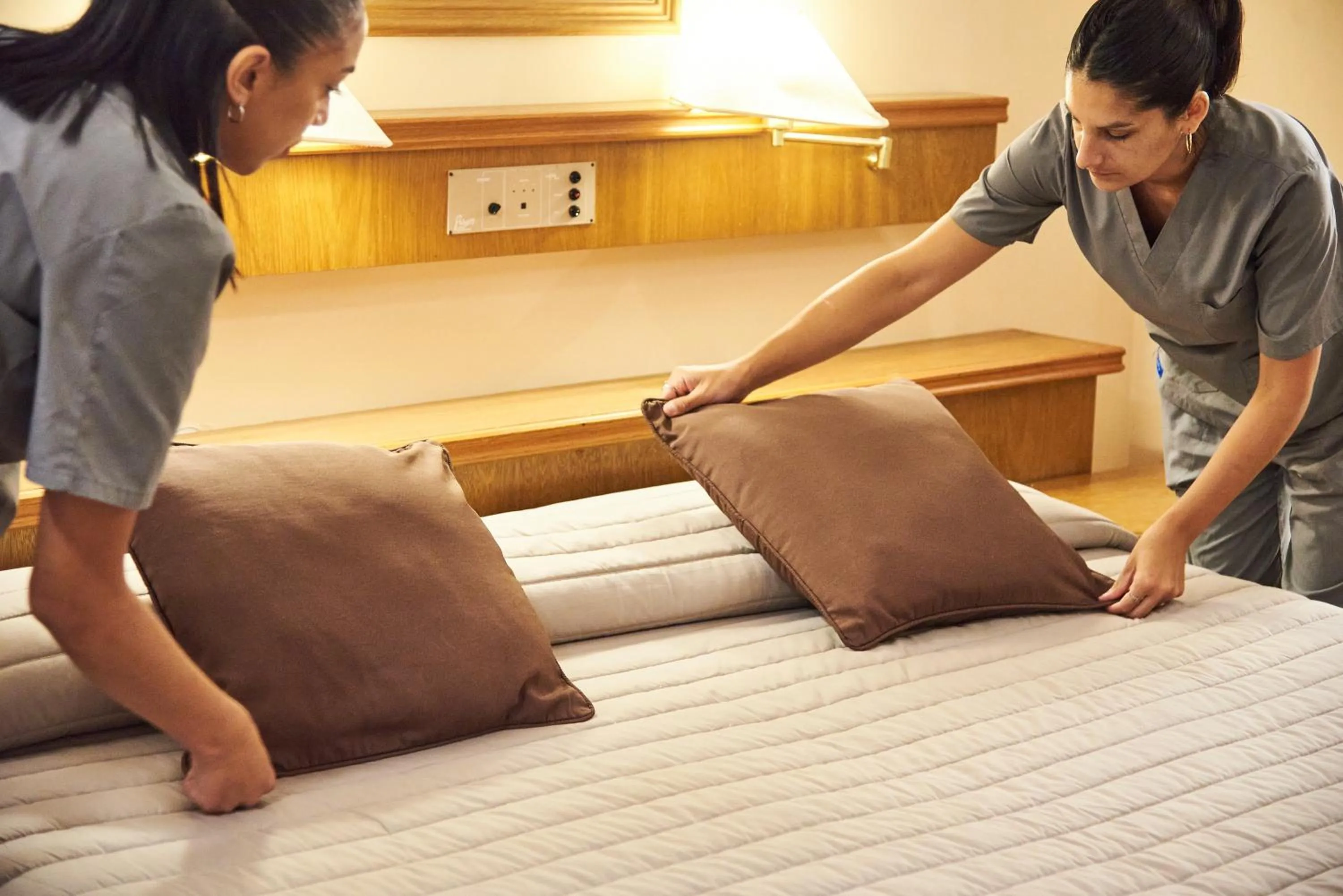 room service, Bed in Primacy Apart Hotel