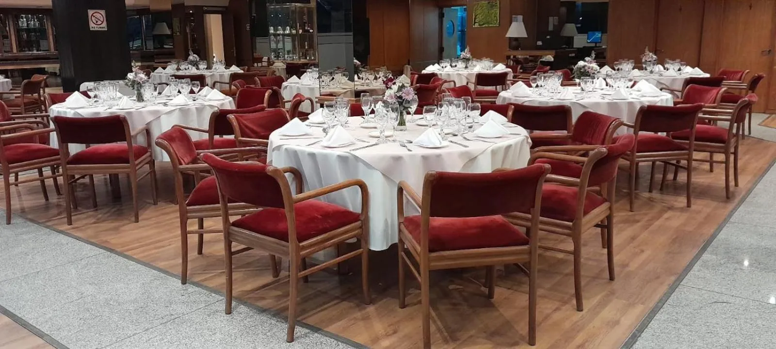 Restaurant/places to eat in Primacy Apart Hotel