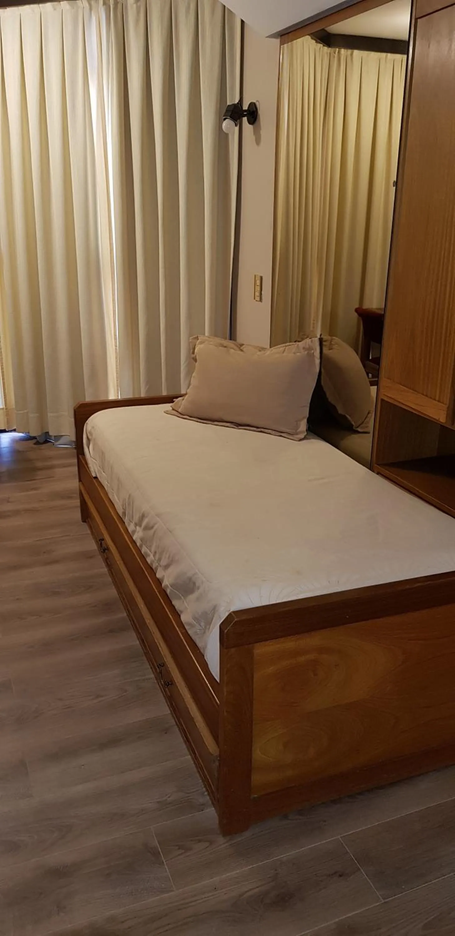 Living room, Bed in Primacy Apart Hotel