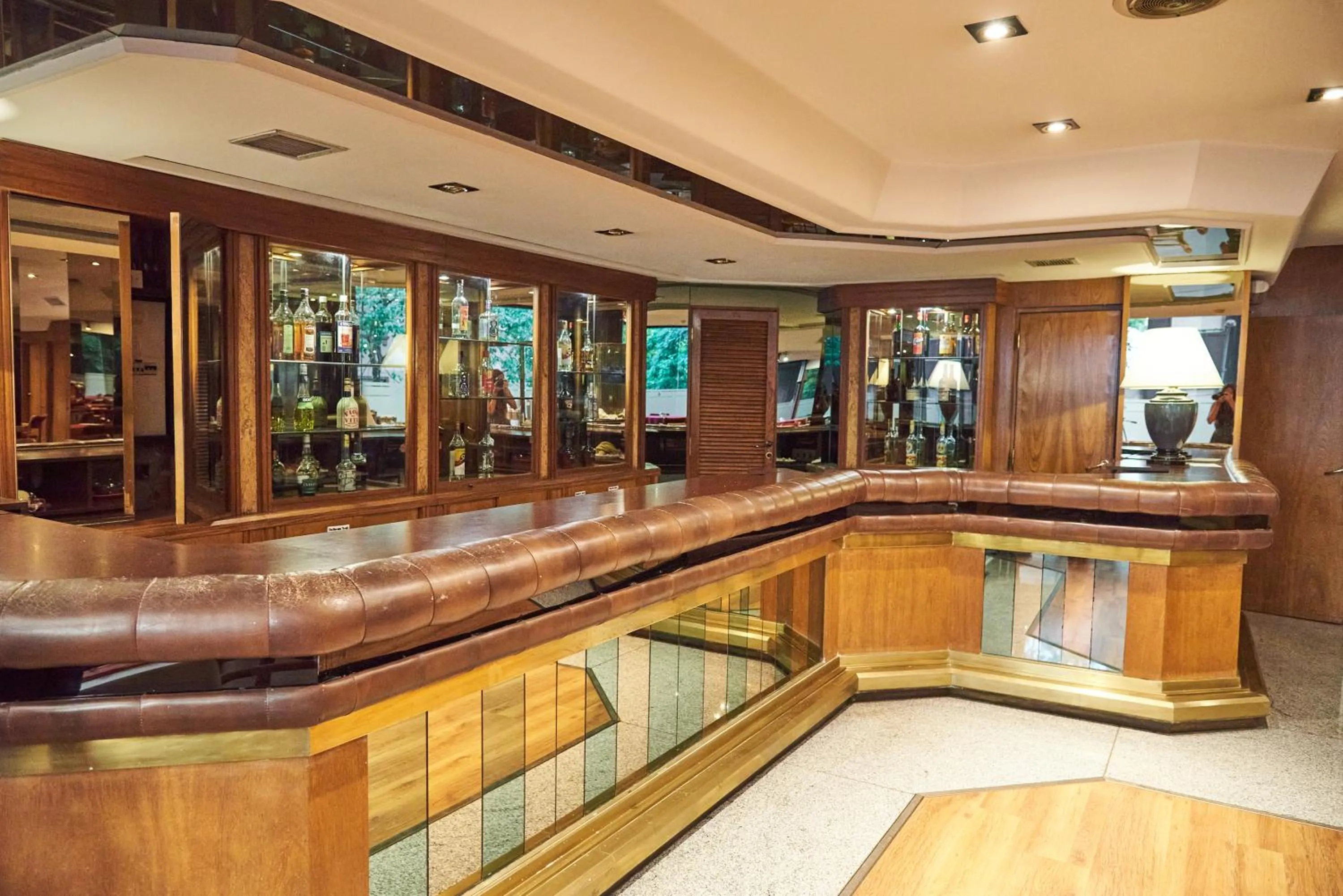 Restaurant/places to eat in Primacy Apart Hotel