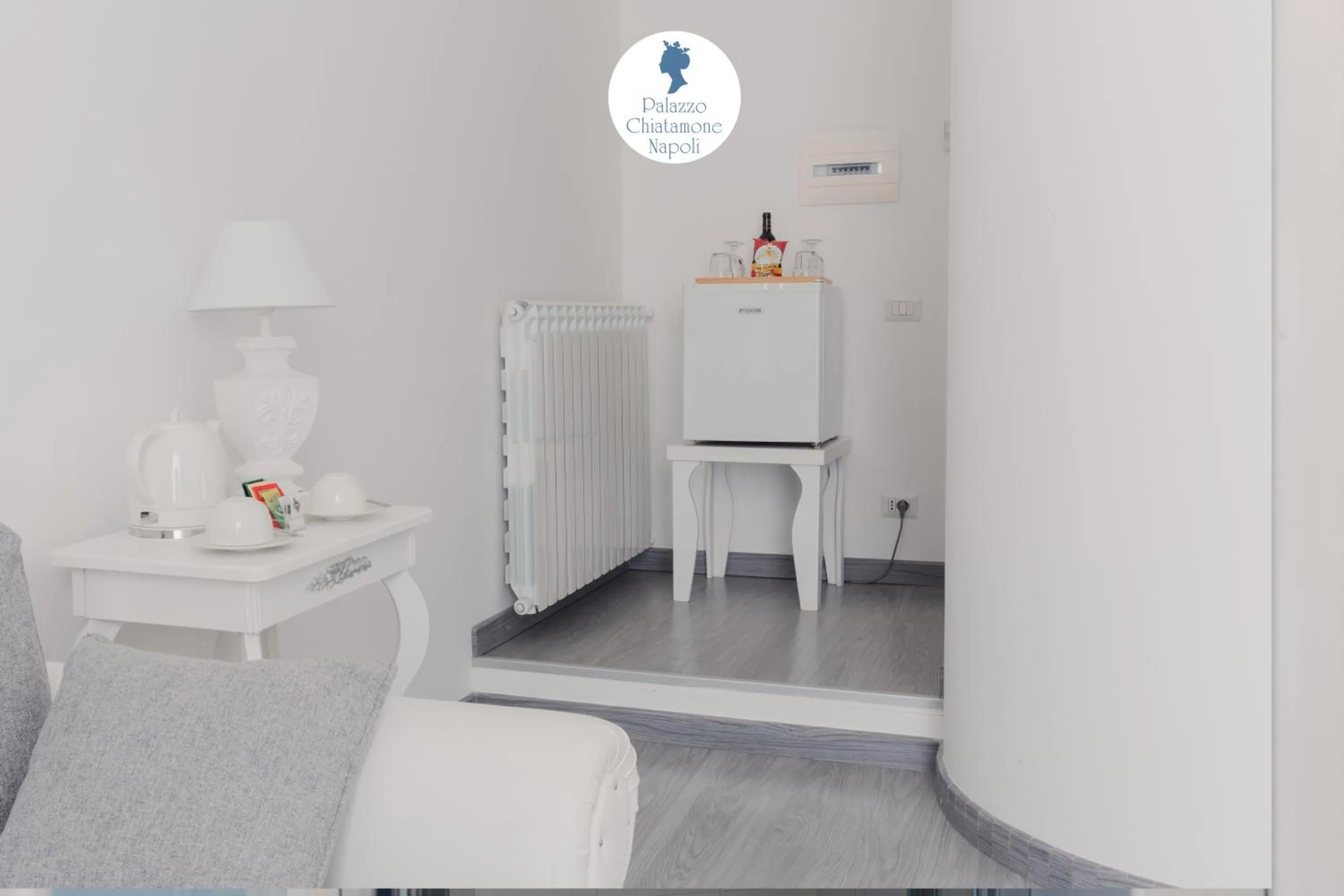 Coffee/tea facilities in Palazzo Chiatamone