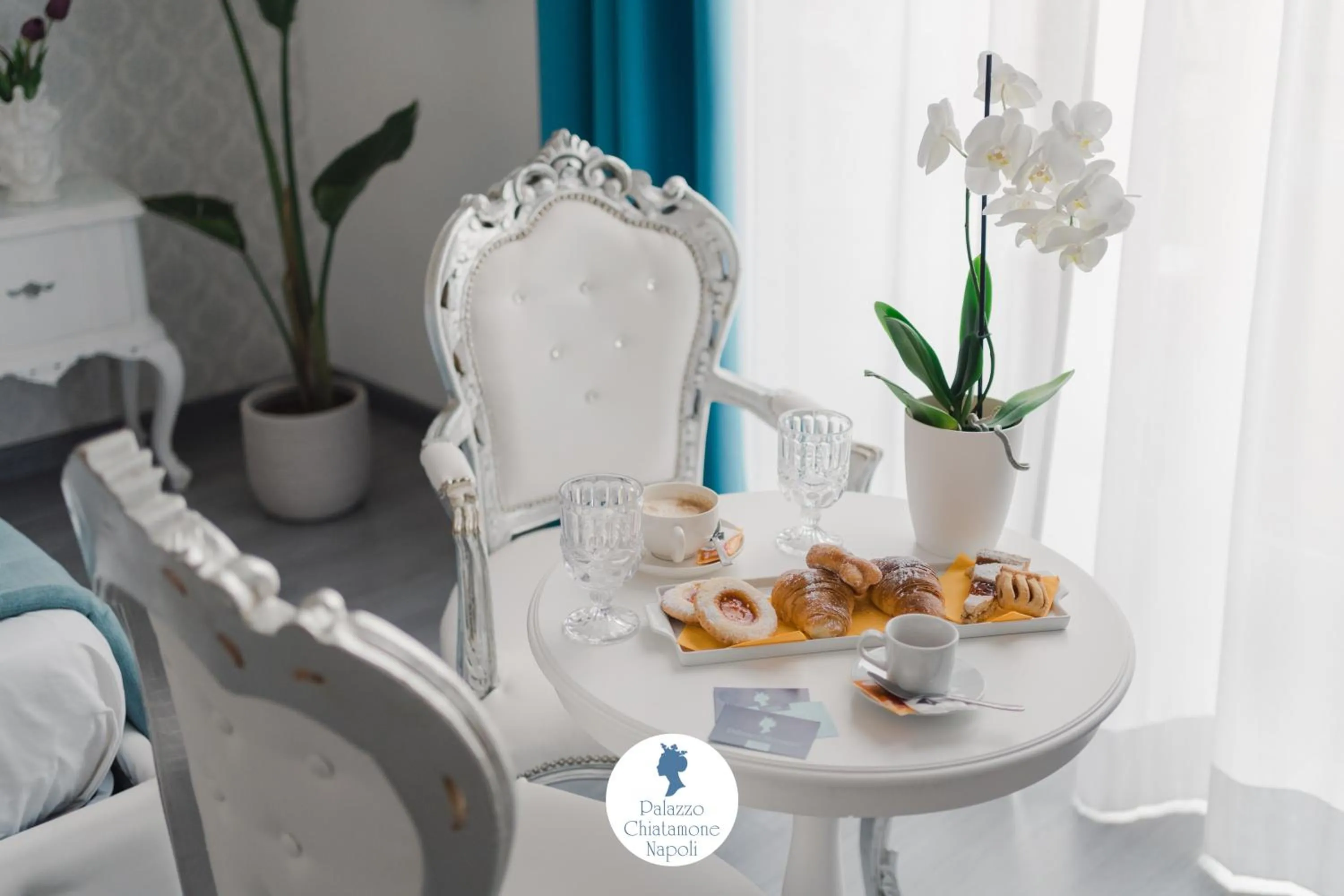 Bed in Palazzo Chiatamone