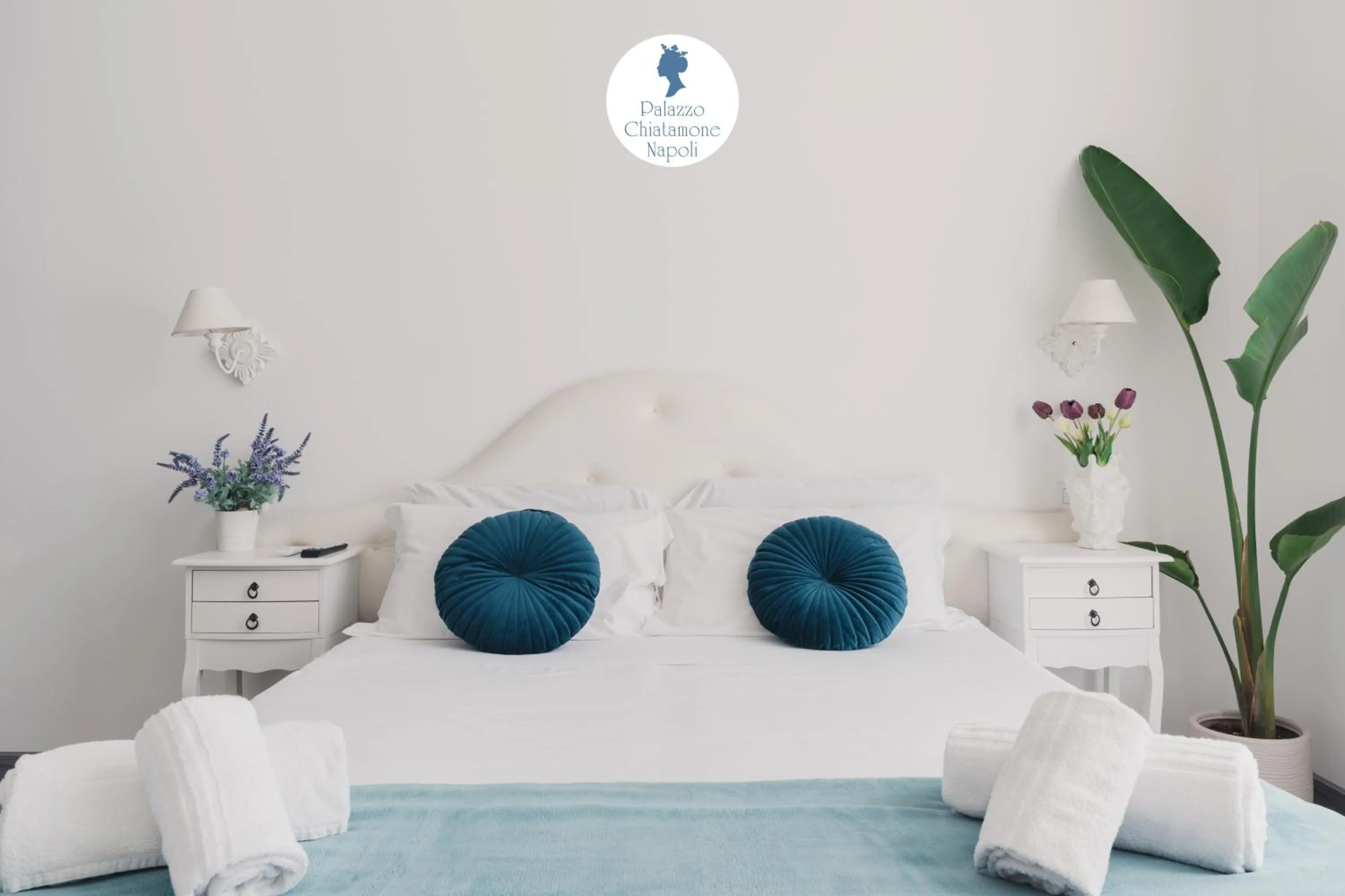 Bed in Palazzo Chiatamone