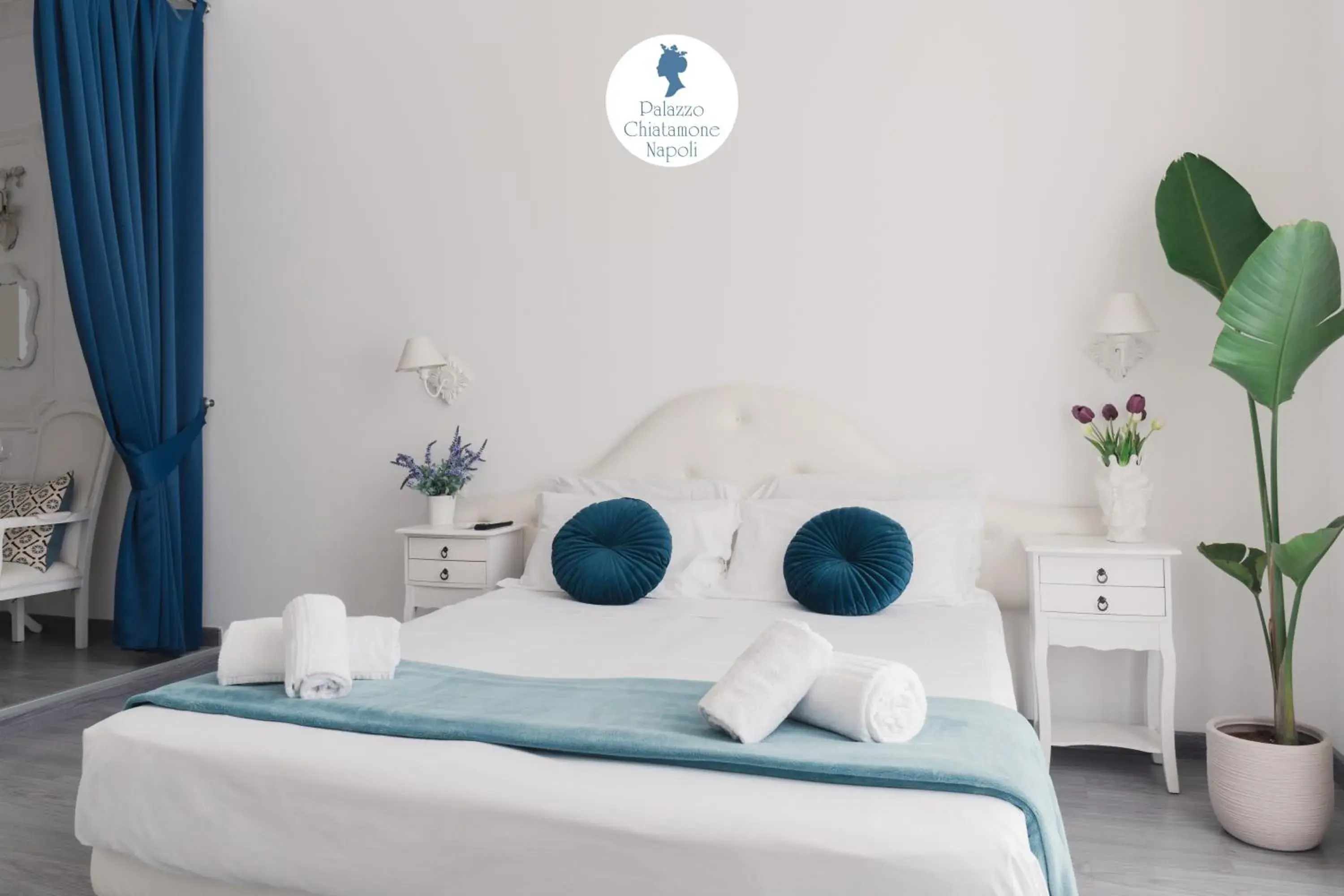 Double or Twin Room with City View in Palazzo Chiatamone Double or Twin Room with City View in Palazzo Chiatamone