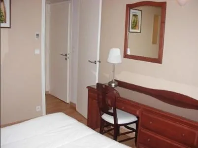 Photo of the whole room, Bed in Cosmotel Hotel