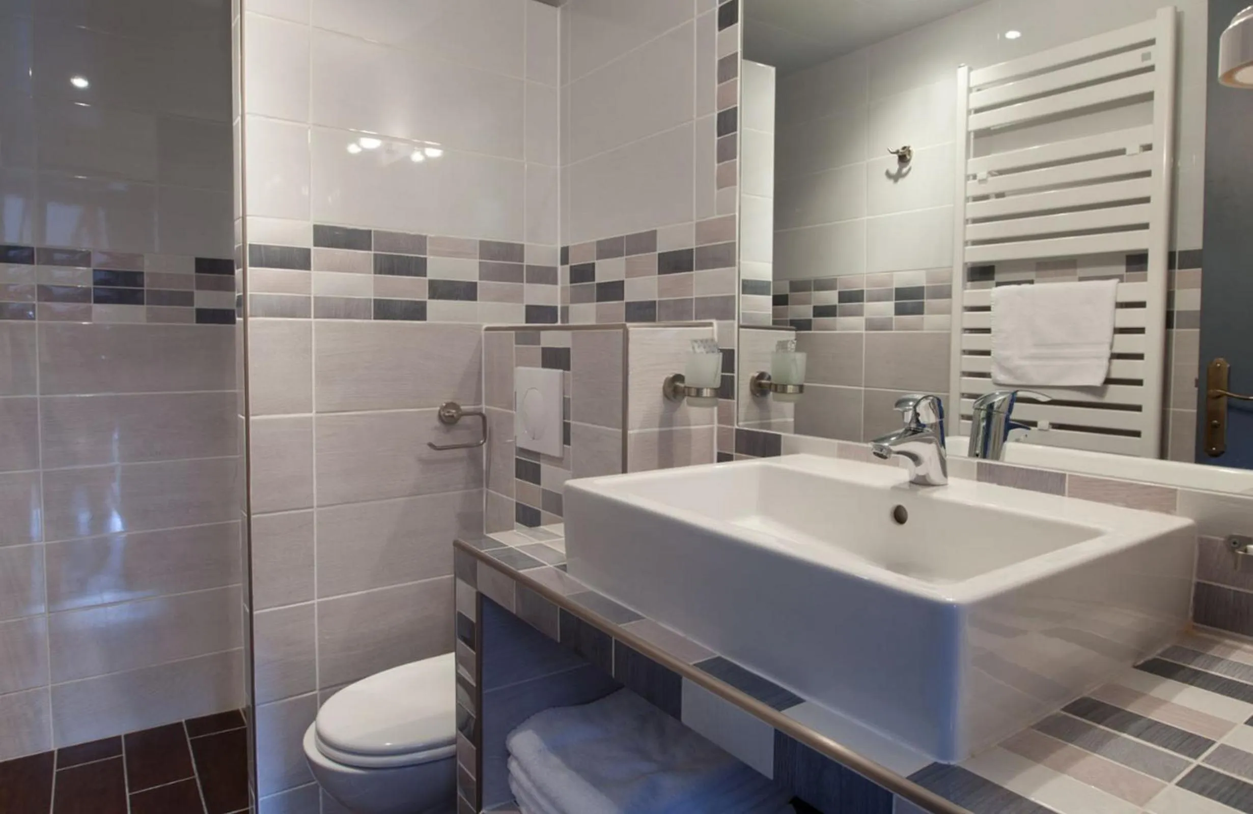 Bathroom in Cosmotel Hotel