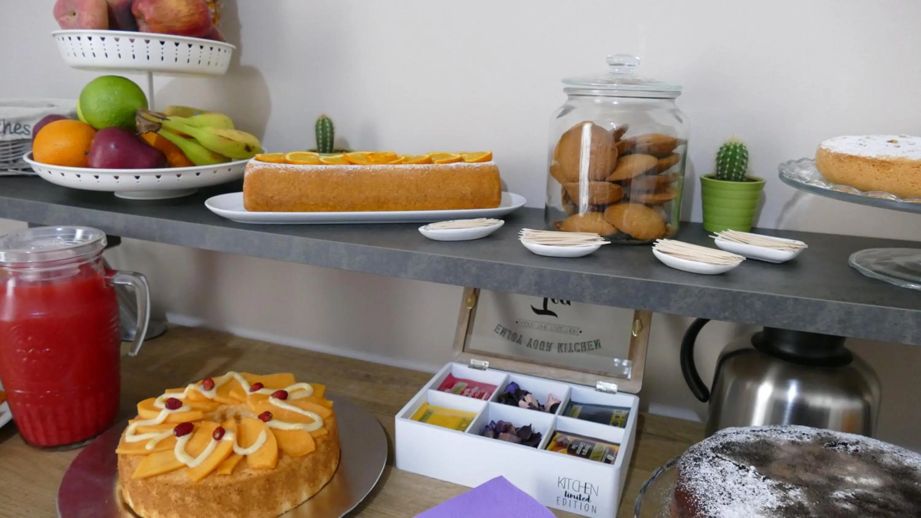 Buffet breakfast in B&B Fusorario