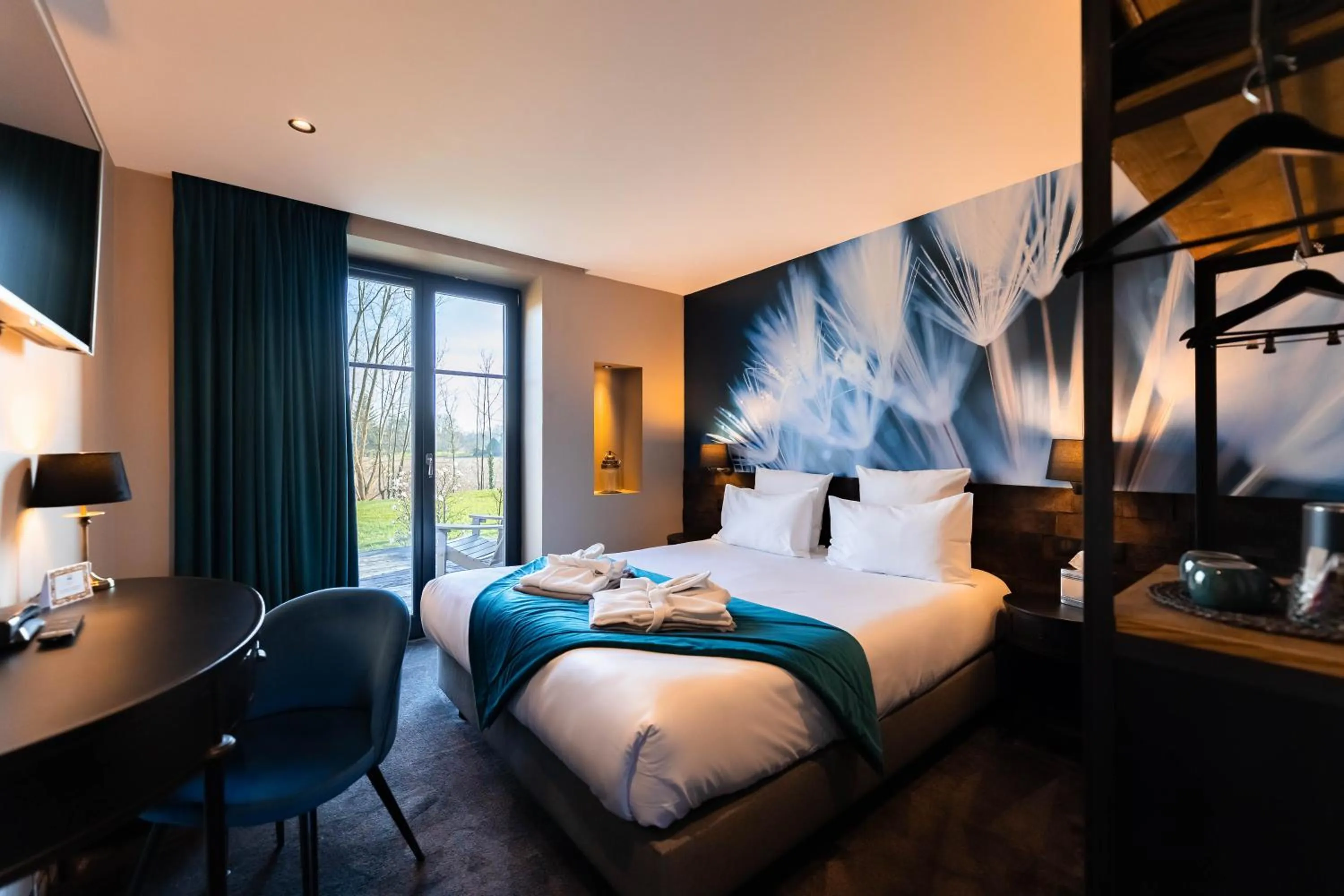 Bedroom, Bed in Hôtel-SPA Le Moulin De La Wantzenau - Strasbourg Nord