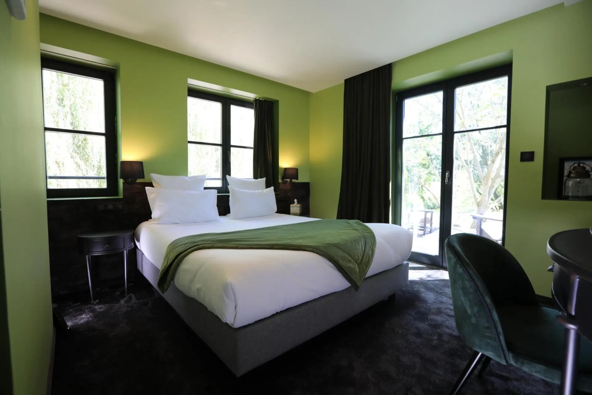 Photo of the whole room, Bed in Hôtel-SPA Le Moulin De La Wantzenau - Strasbourg Nord