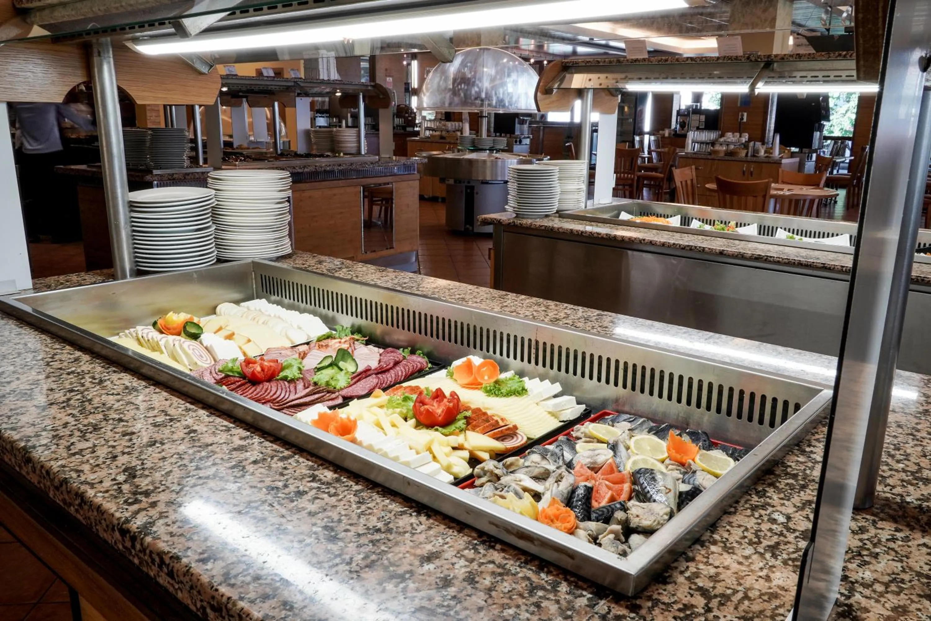 Restaurant/places to eat in Hotel Malibu