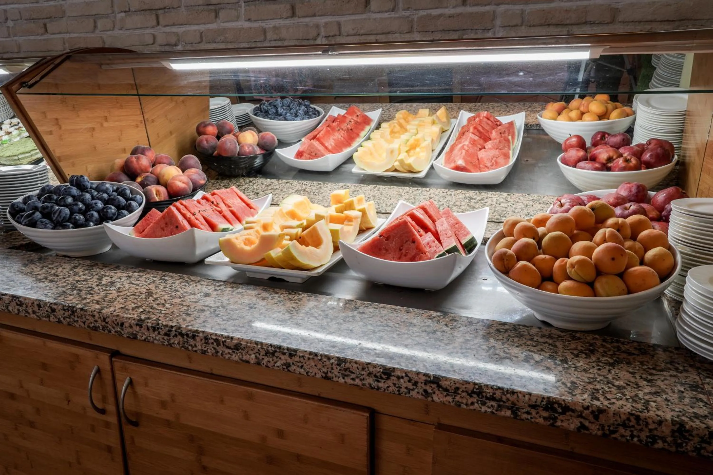 Restaurant/places to eat in Hotel Malibu