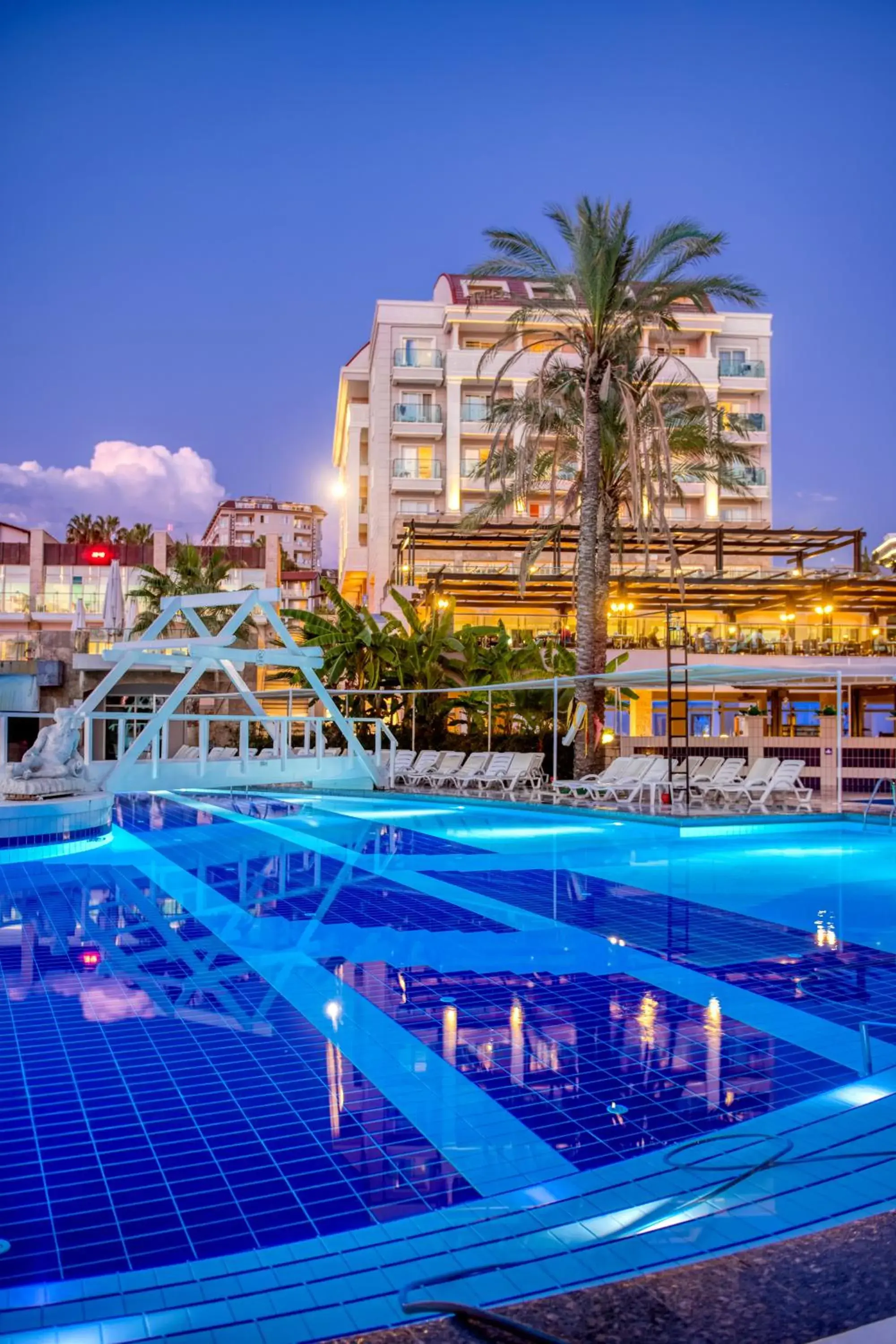 Swimming pool in Sealife Buket Resort & Beach Hotel - Ultra All Inclusive Swimming pool in Sealife Buket Resort & Beach Hotel - Ultra All Inclusive