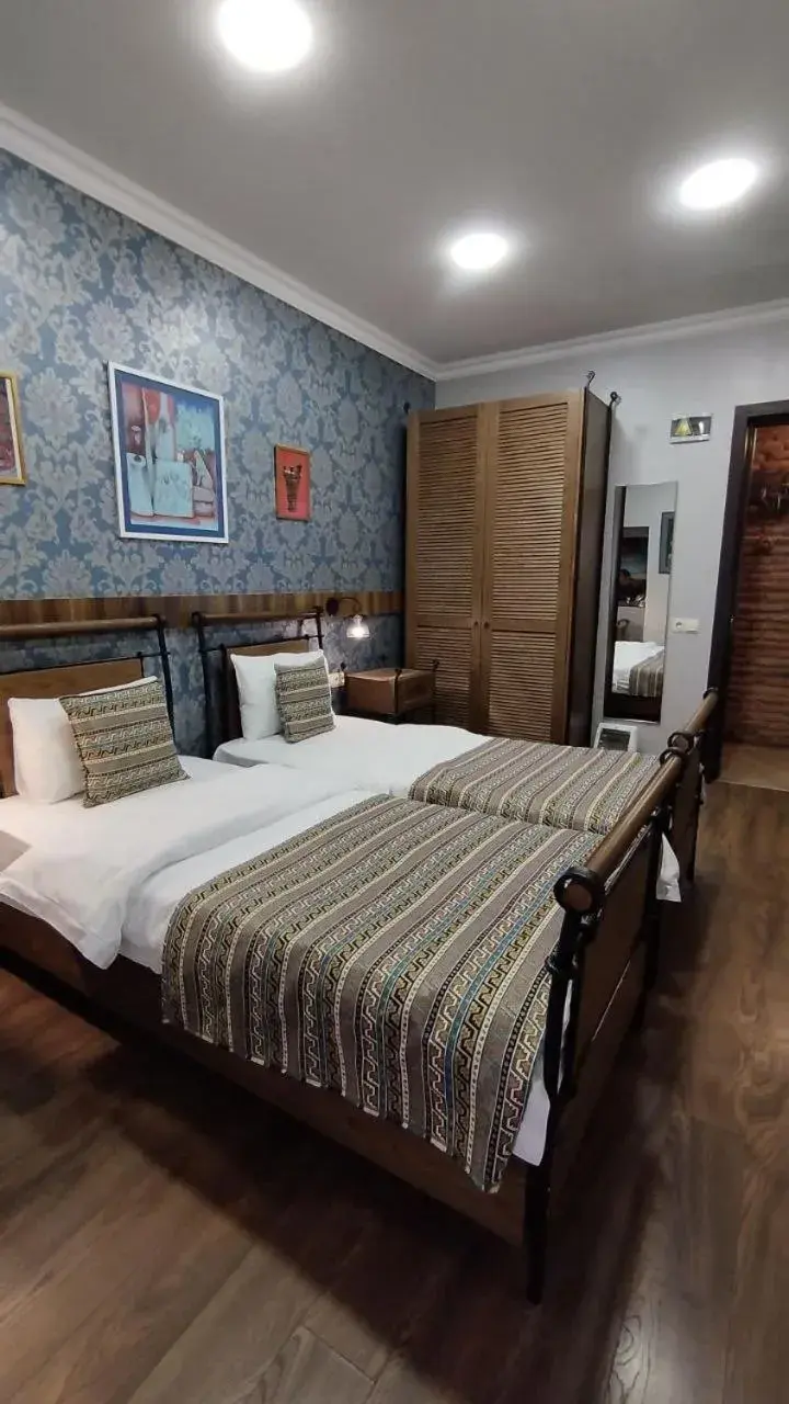 Comfort Triple Room in Wine Story Hotel Comfort Triple Room in Wine Story Hotel