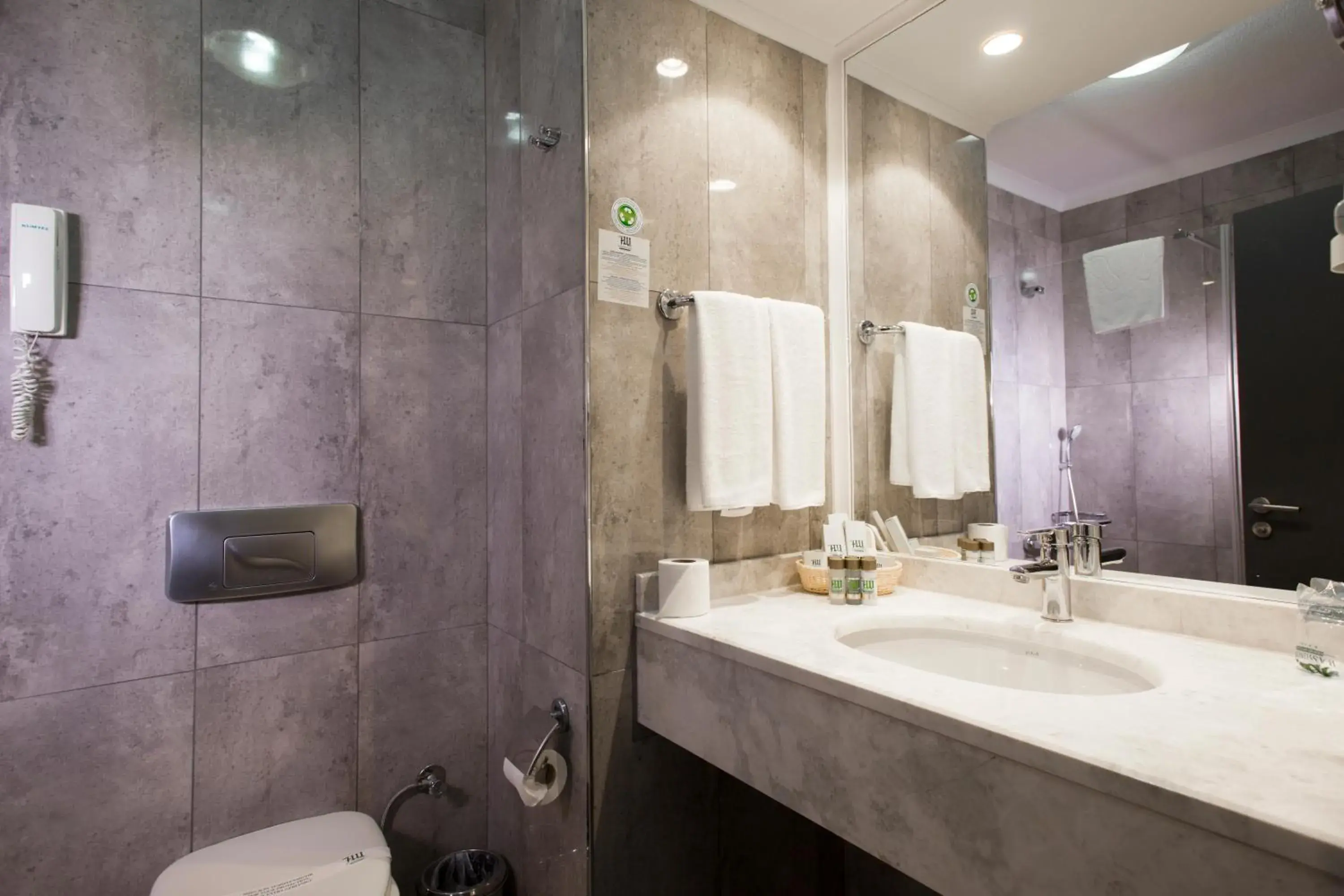 Standard Double Room - All Inclusive in Washington Resort Hotel & Spa Standard Double Room - All Inclusive in Washington Resort Hotel & Spa