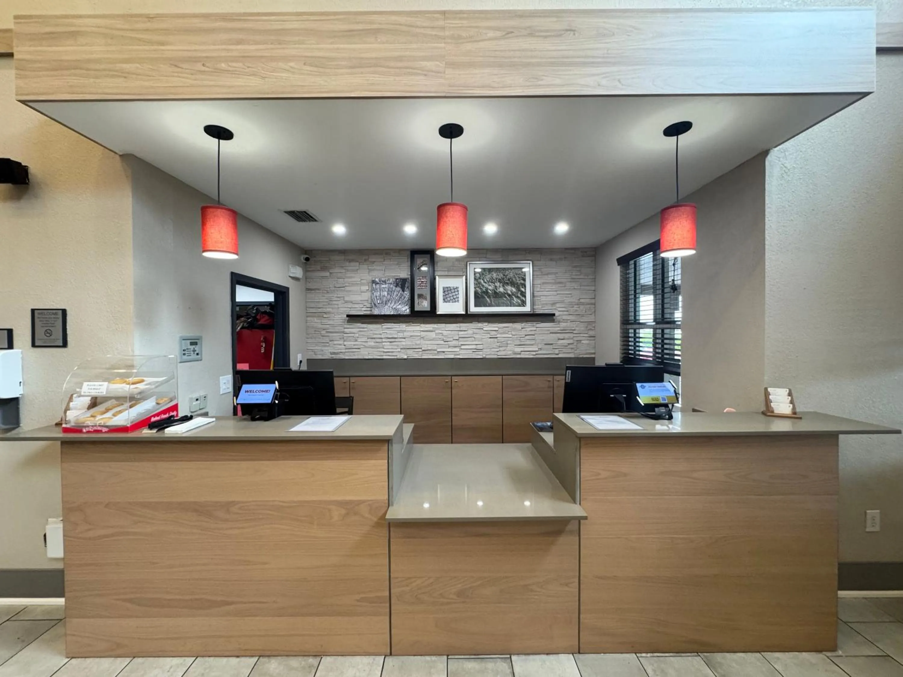 Lobby or reception in Country Inn & Suites by Radisson, Port Charlotte, FL