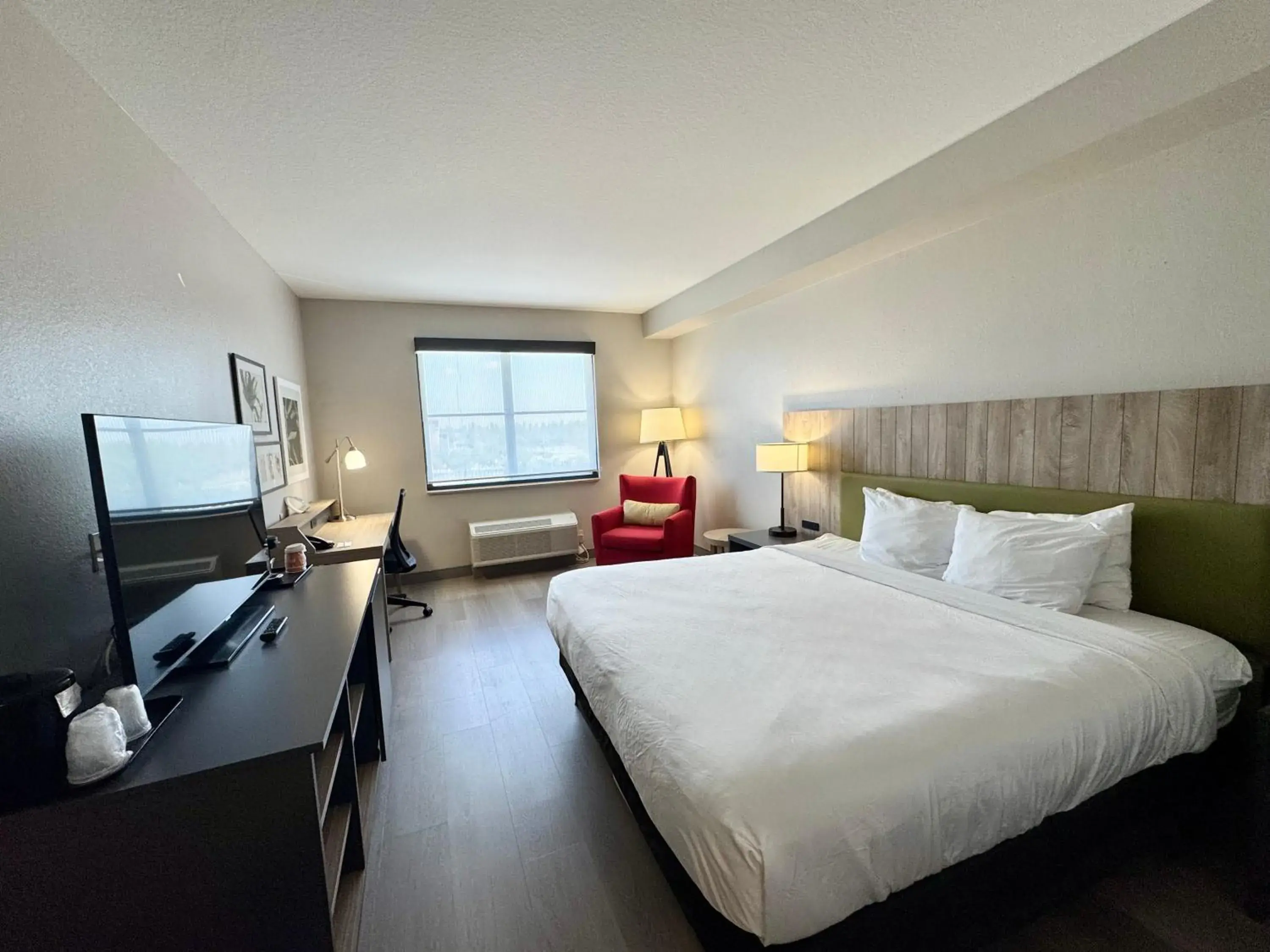 King Room - Non-Smoking in Country Inn & Suites by Radisson, Port Charlotte, FL King Room - Non-Smoking in Country Inn & Suites by Radisson, Port Charlotte, FL