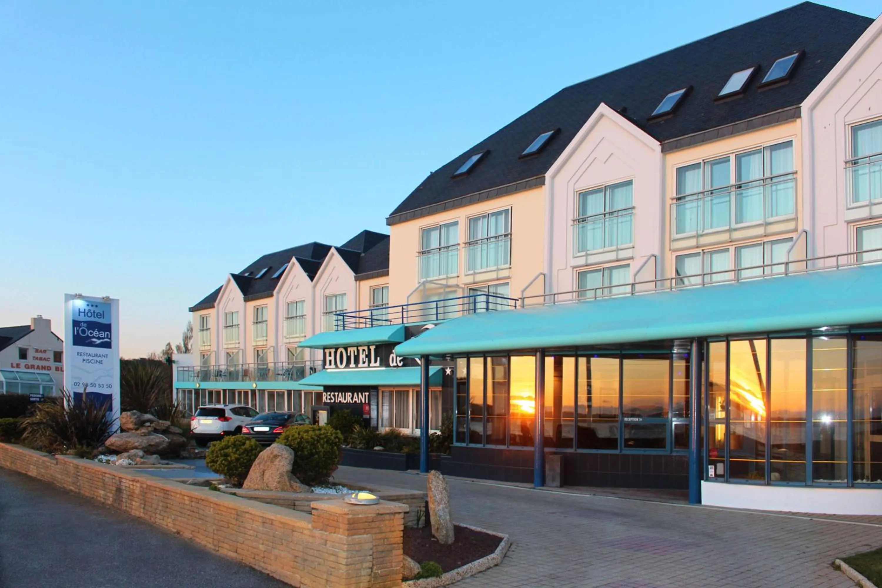 Property building in Brit Hôtel De L'océan