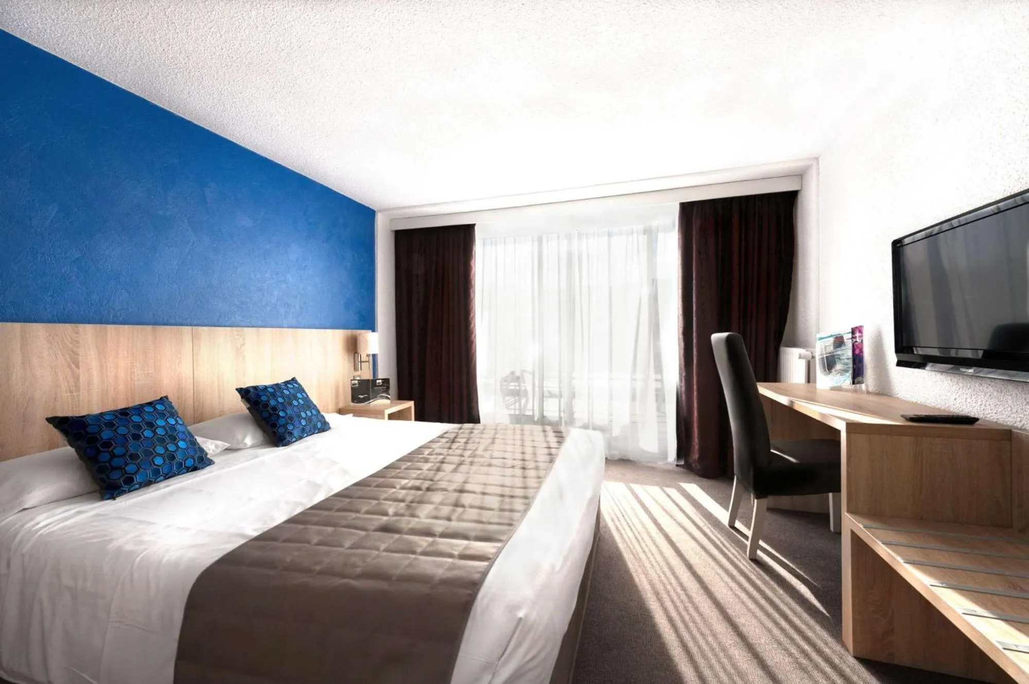 Triple Room with City View in Brit Hôtel De L'océan