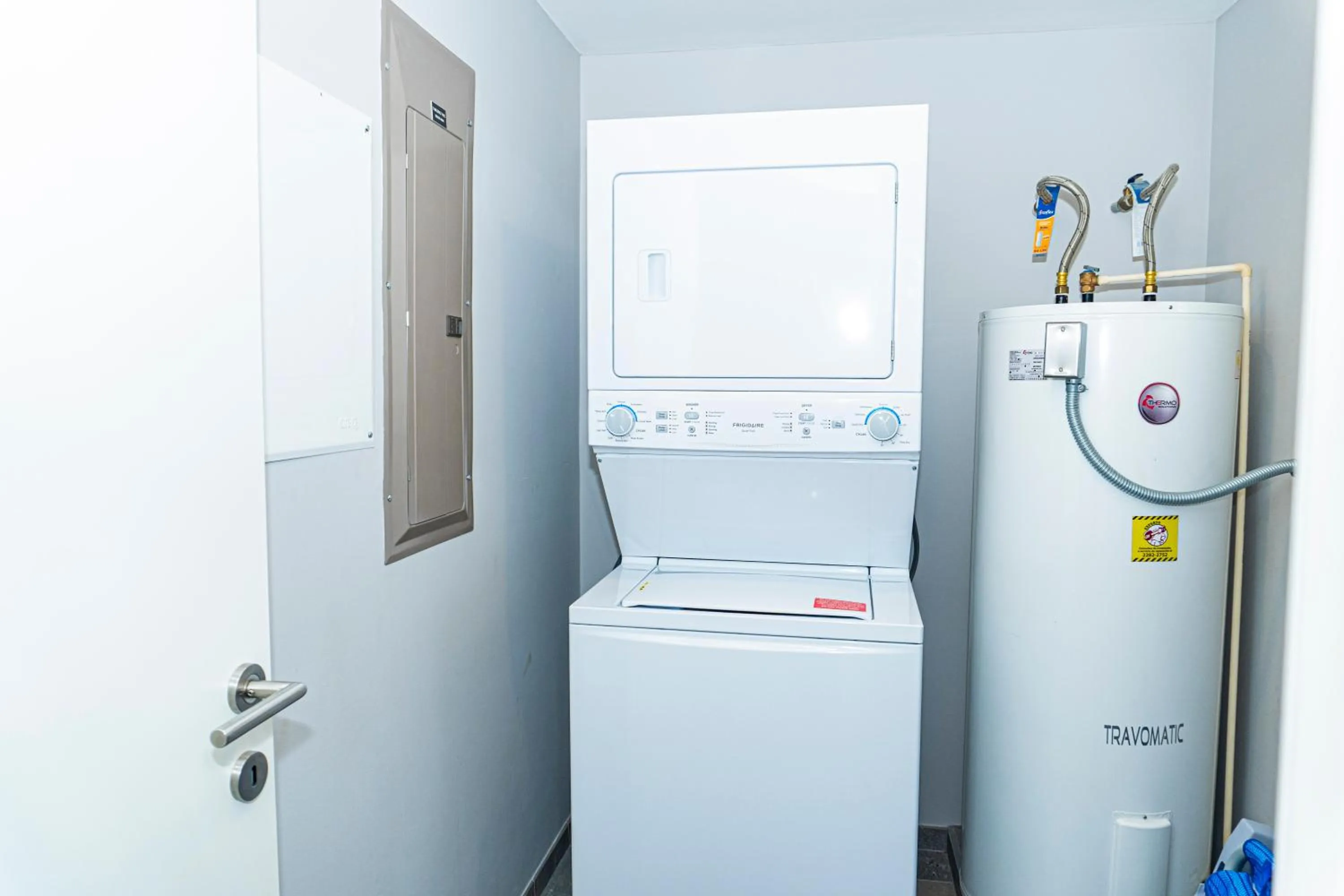 washing machine in Elan at Ballena Beach