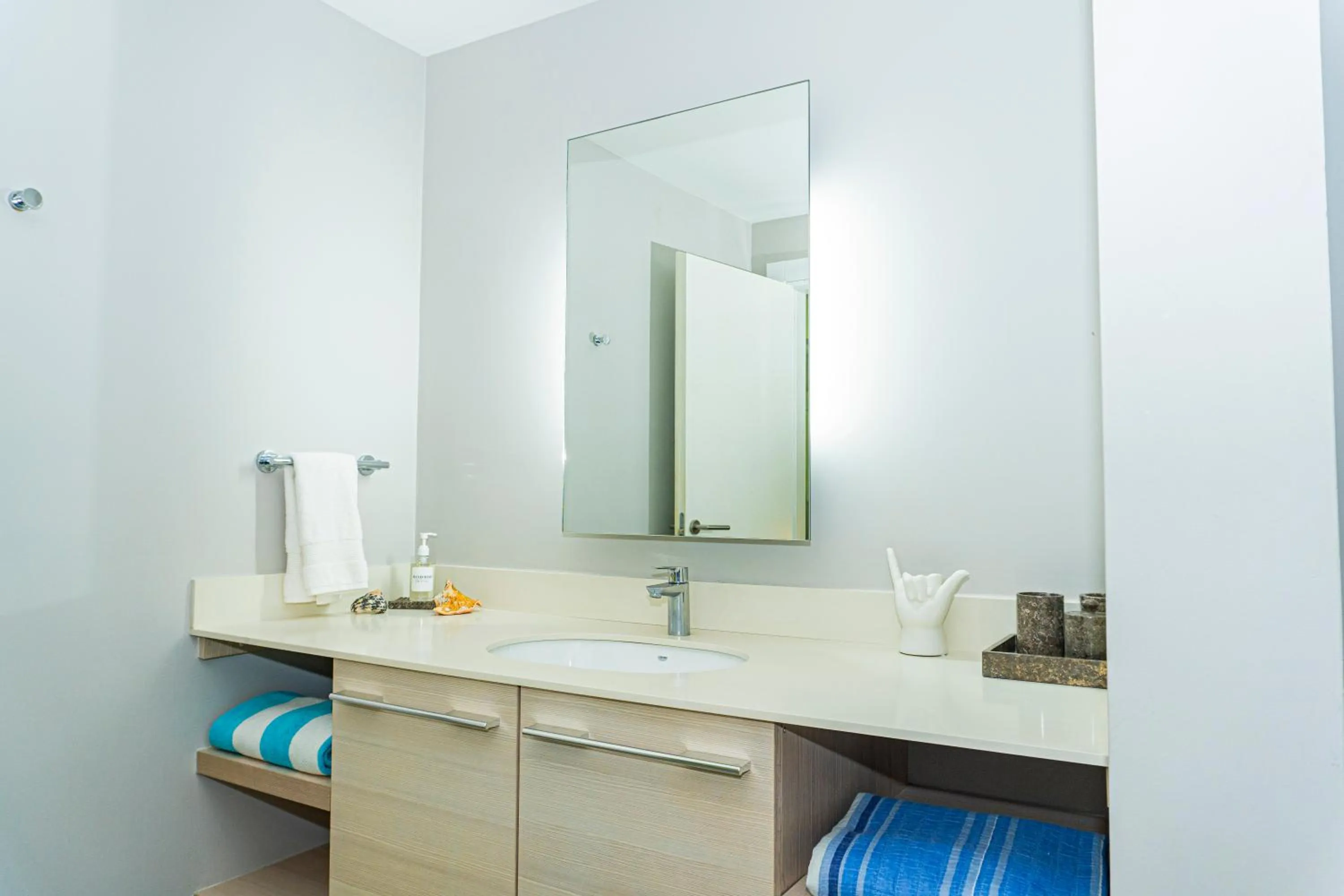 Bathroom in Elan at Ballena Beach