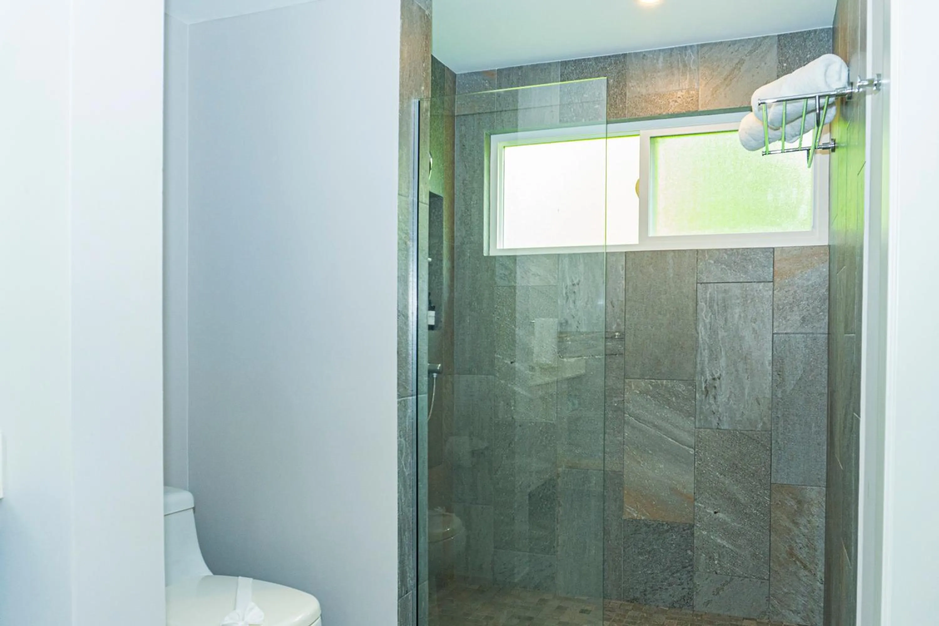 Shower in Elan at Ballena Beach