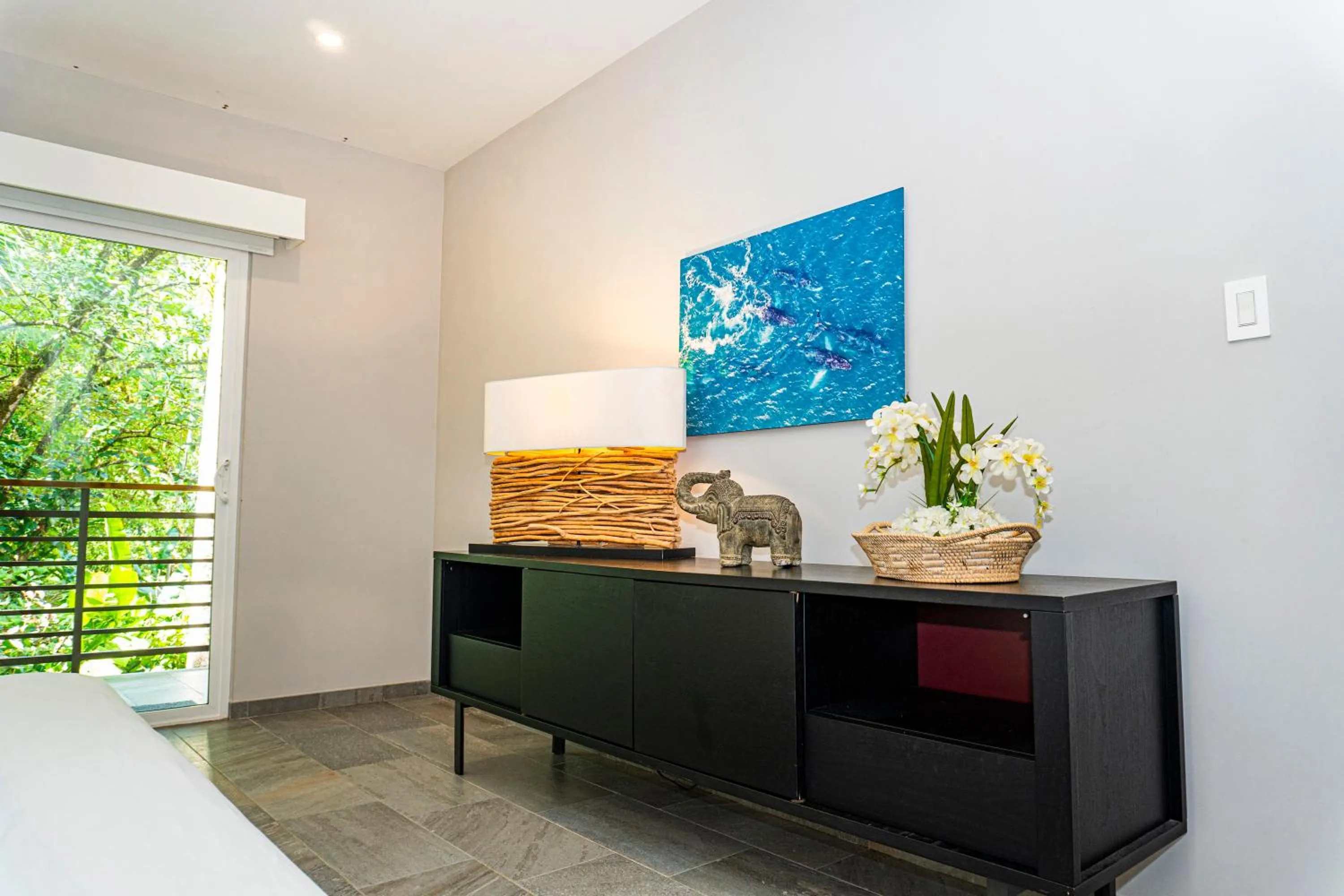 Photo of the whole room in Elan at Ballena Beach