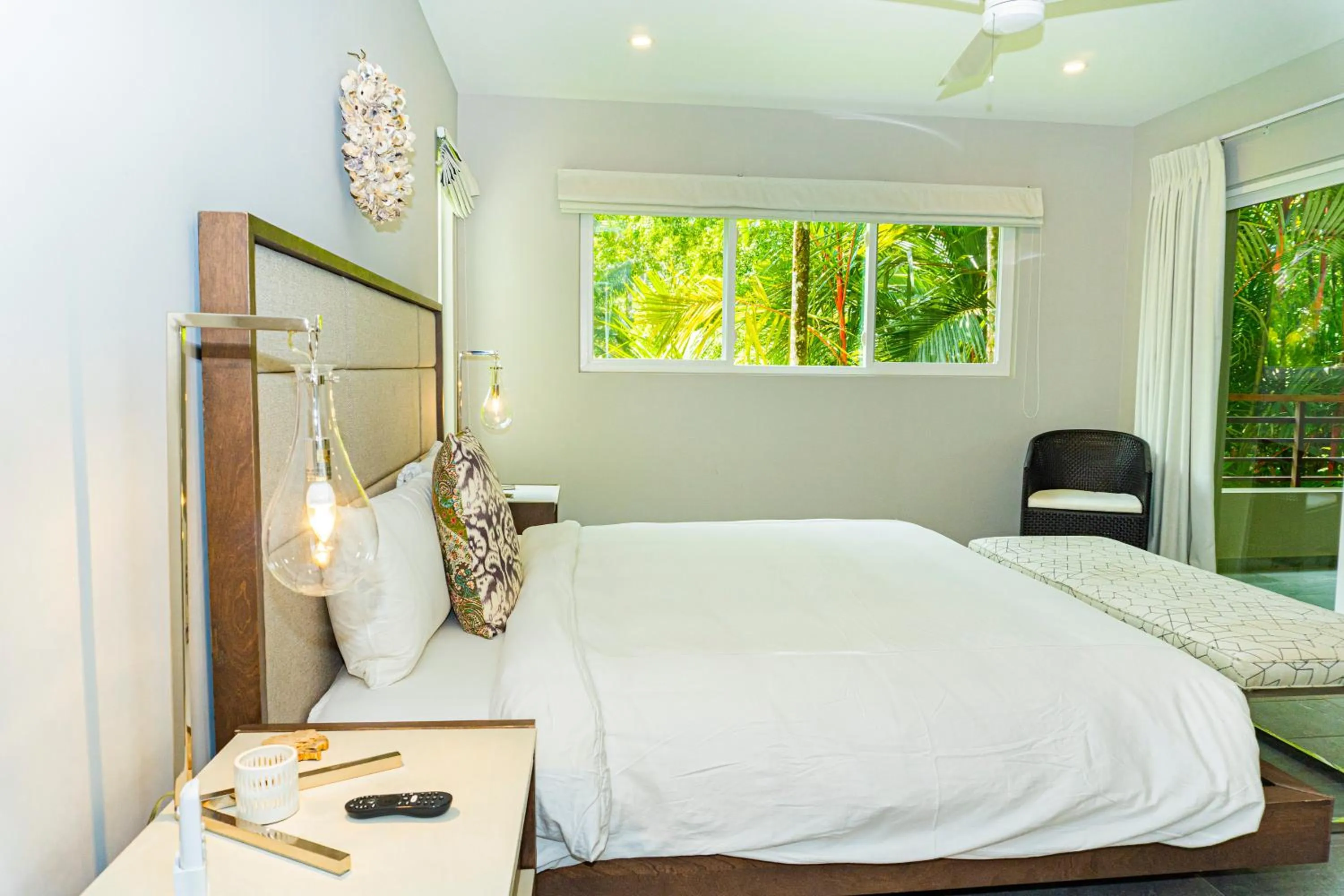 Bed in Elan at Ballena Beach