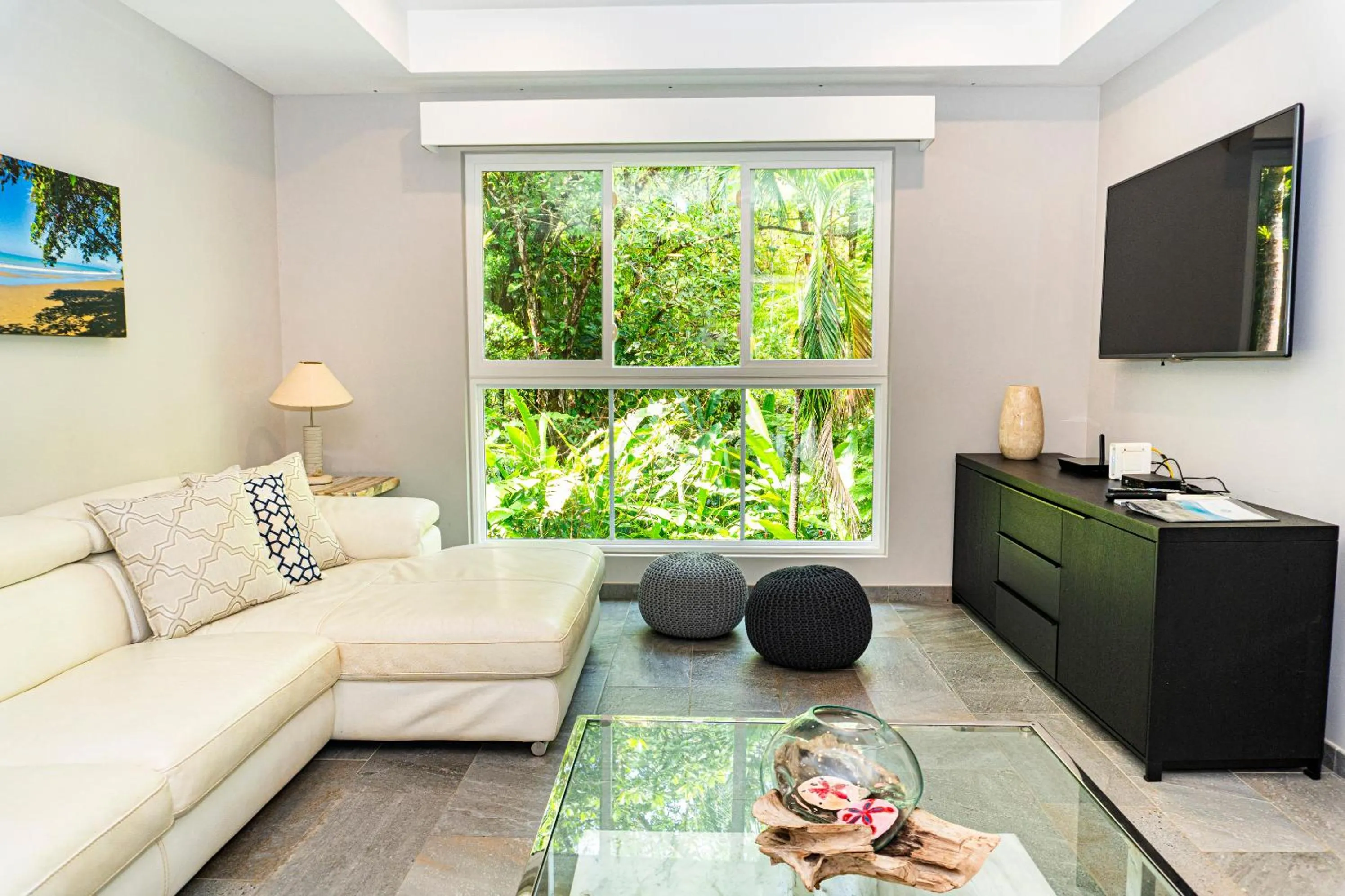 TV and multimedia in Elan at Ballena Beach