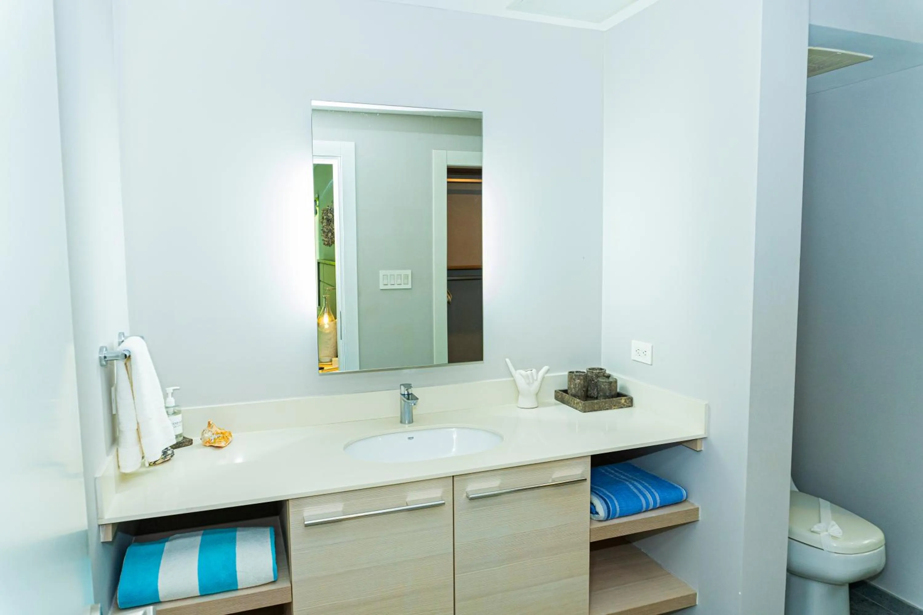Bathroom in Elan at Ballena Beach