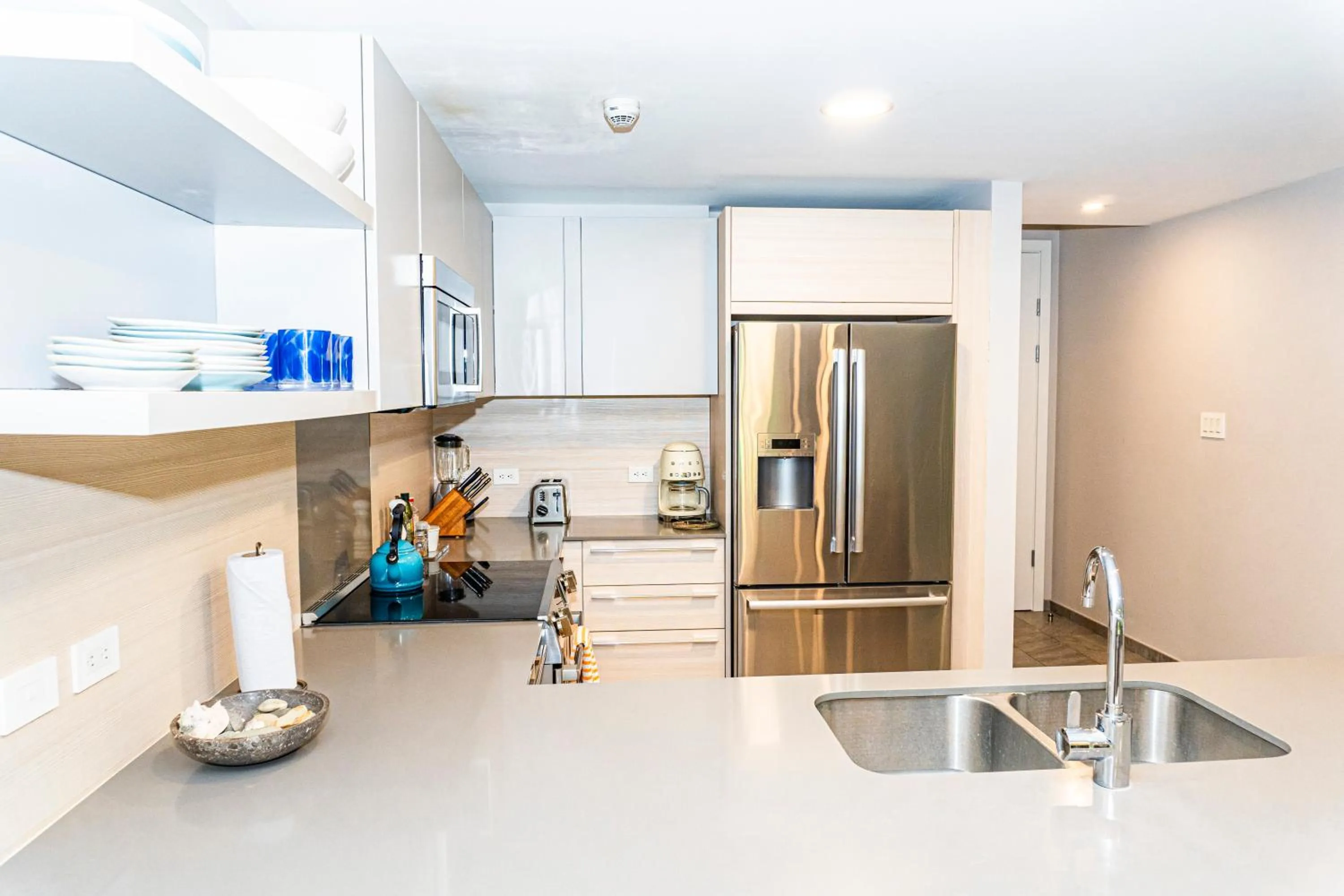 Kitchen or kitchenette in Elan at Ballena Beach