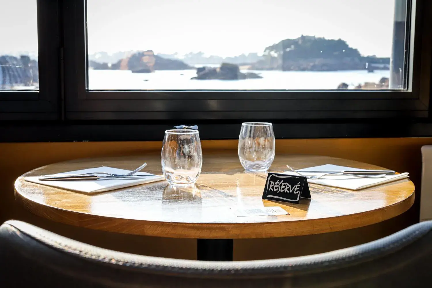 Restaurant/places to eat in Logis Hôtel Saint Guirec Et De La Plage Restaurant/places to eat in Logis Hôtel Saint Guirec Et De La Plage