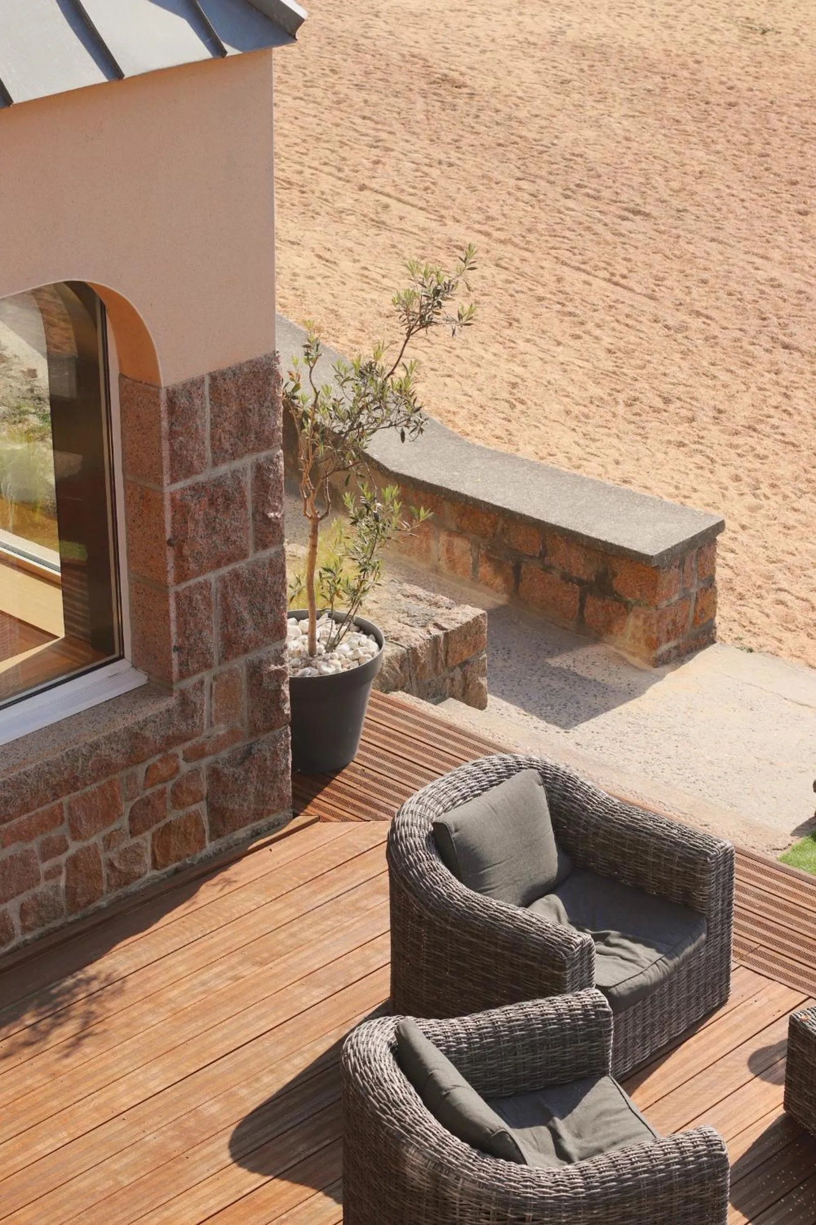 Restaurant/places to eat in Logis Hôtel Saint Guirec Et De La Plage