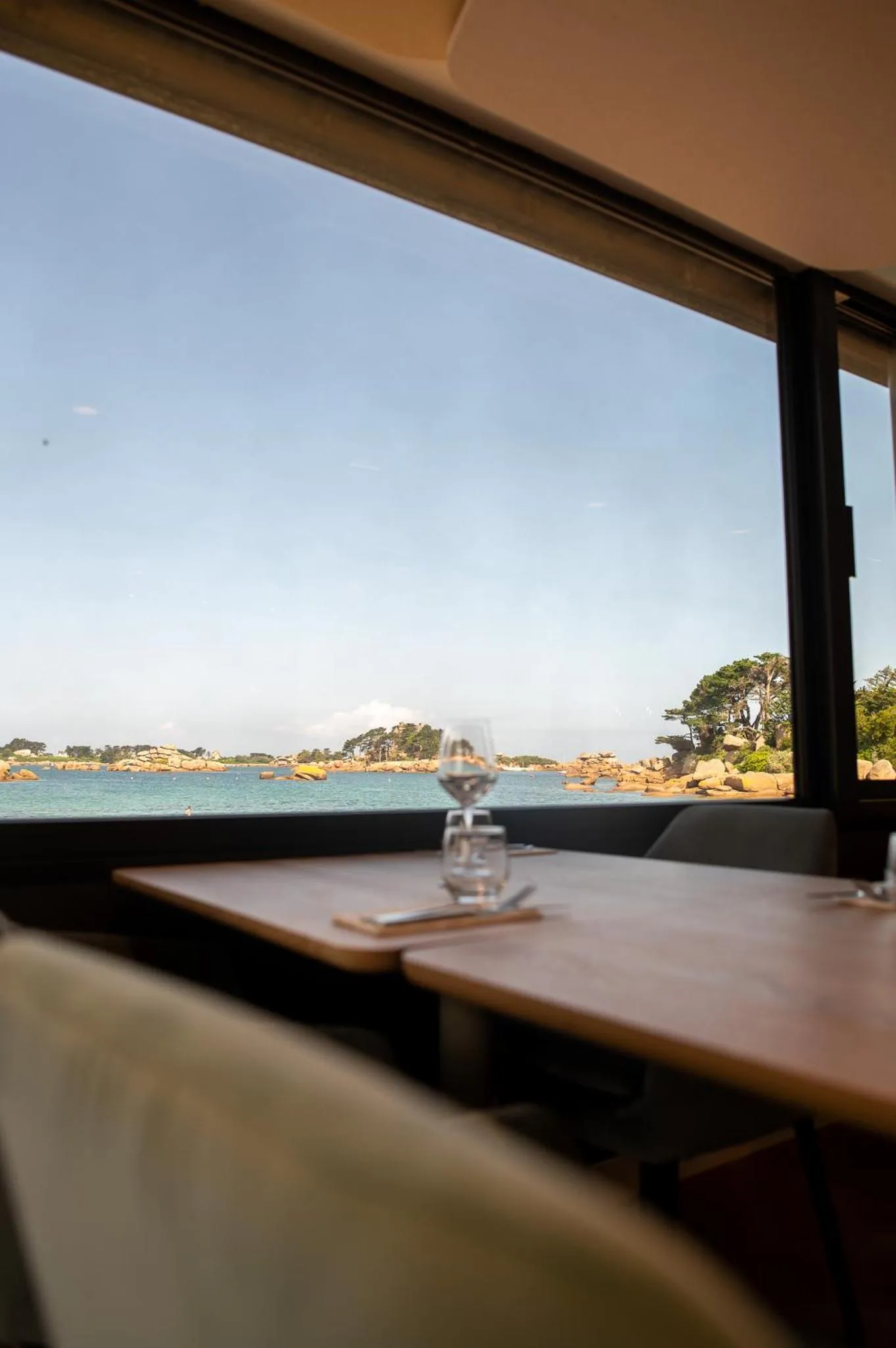 Restaurant/places to eat in Logis Hôtel Saint Guirec Et De La Plage