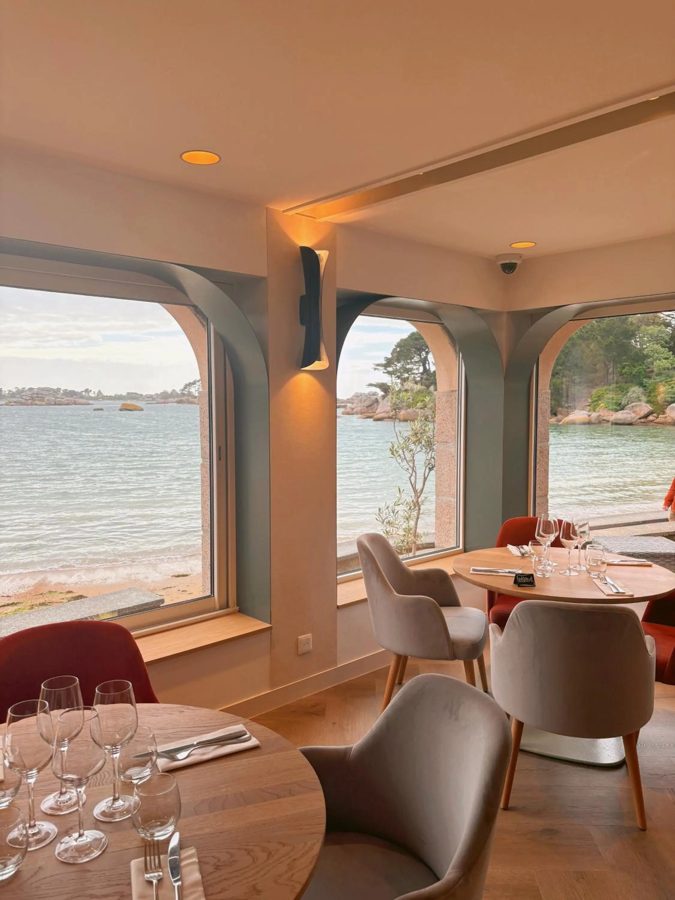 Restaurant/places to eat in Logis Hôtel Saint Guirec Et De La Plage